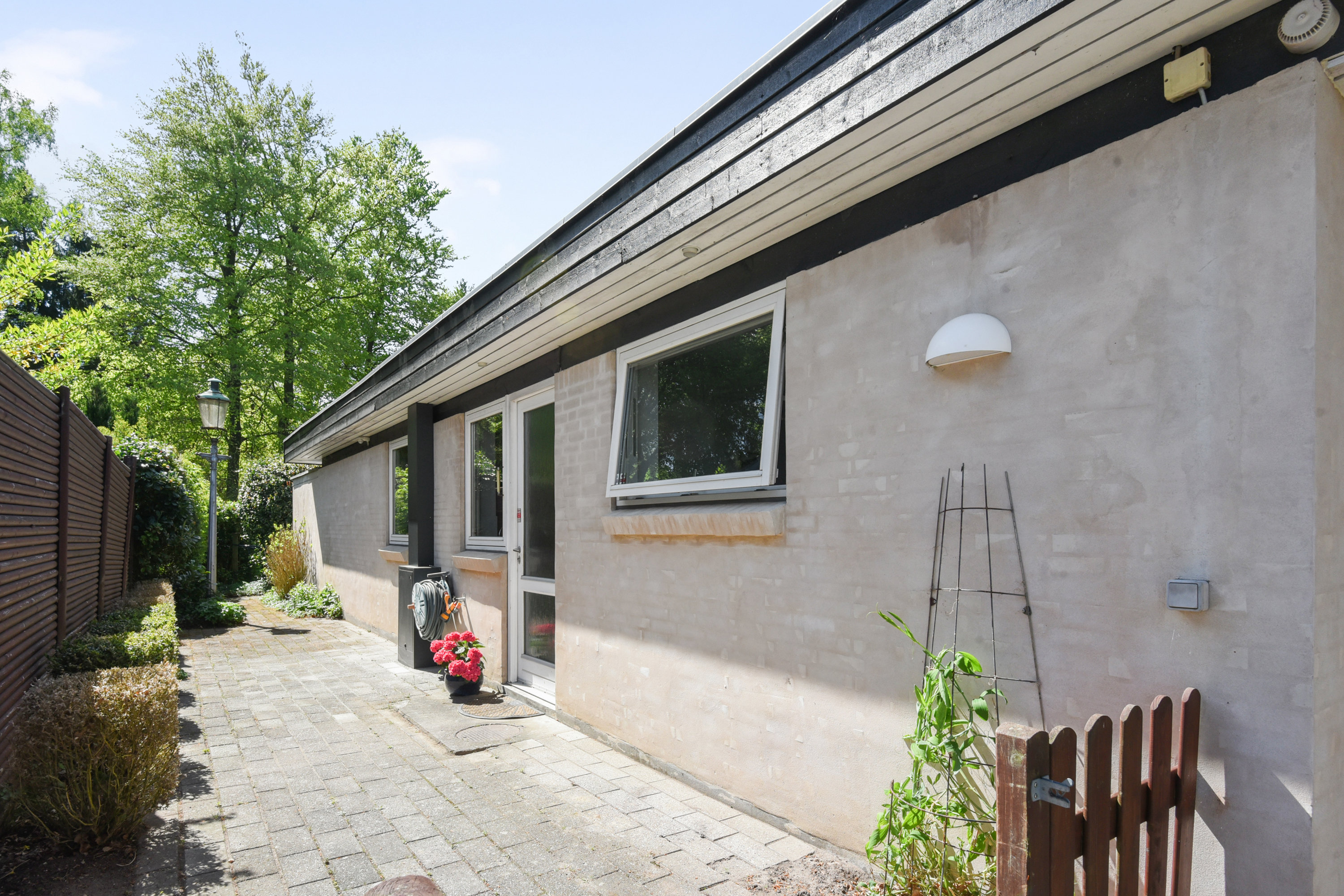 Fremhævet terrasse billede i fuldskærmstilstand. Billede af Solbrinken 52, 2750 Ballerup