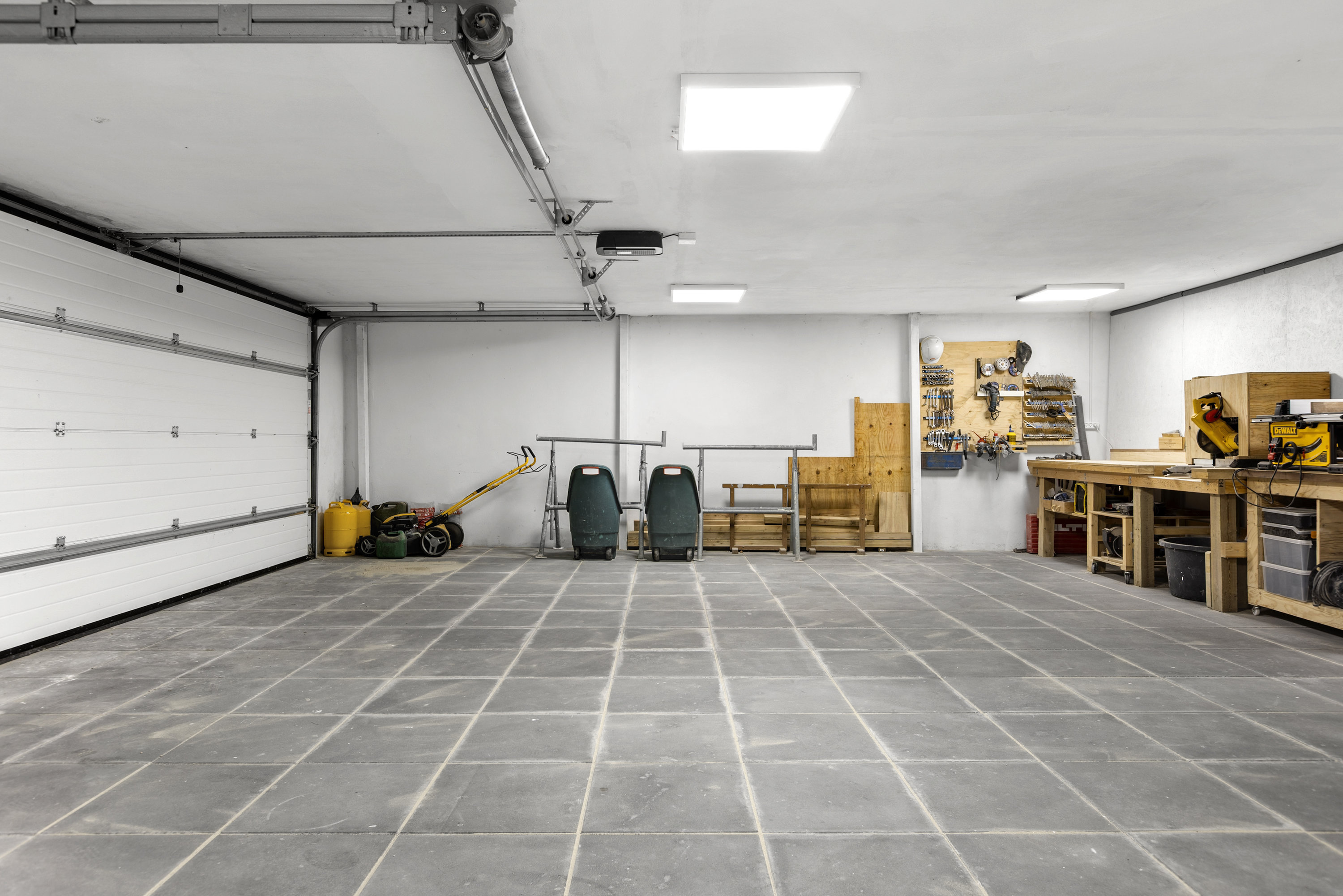 Fremhævet garage billede i fuldskærmstilstand. Billede af Ålbæk Huse 20, Jystrup, 4174 Jystrup Midtsj