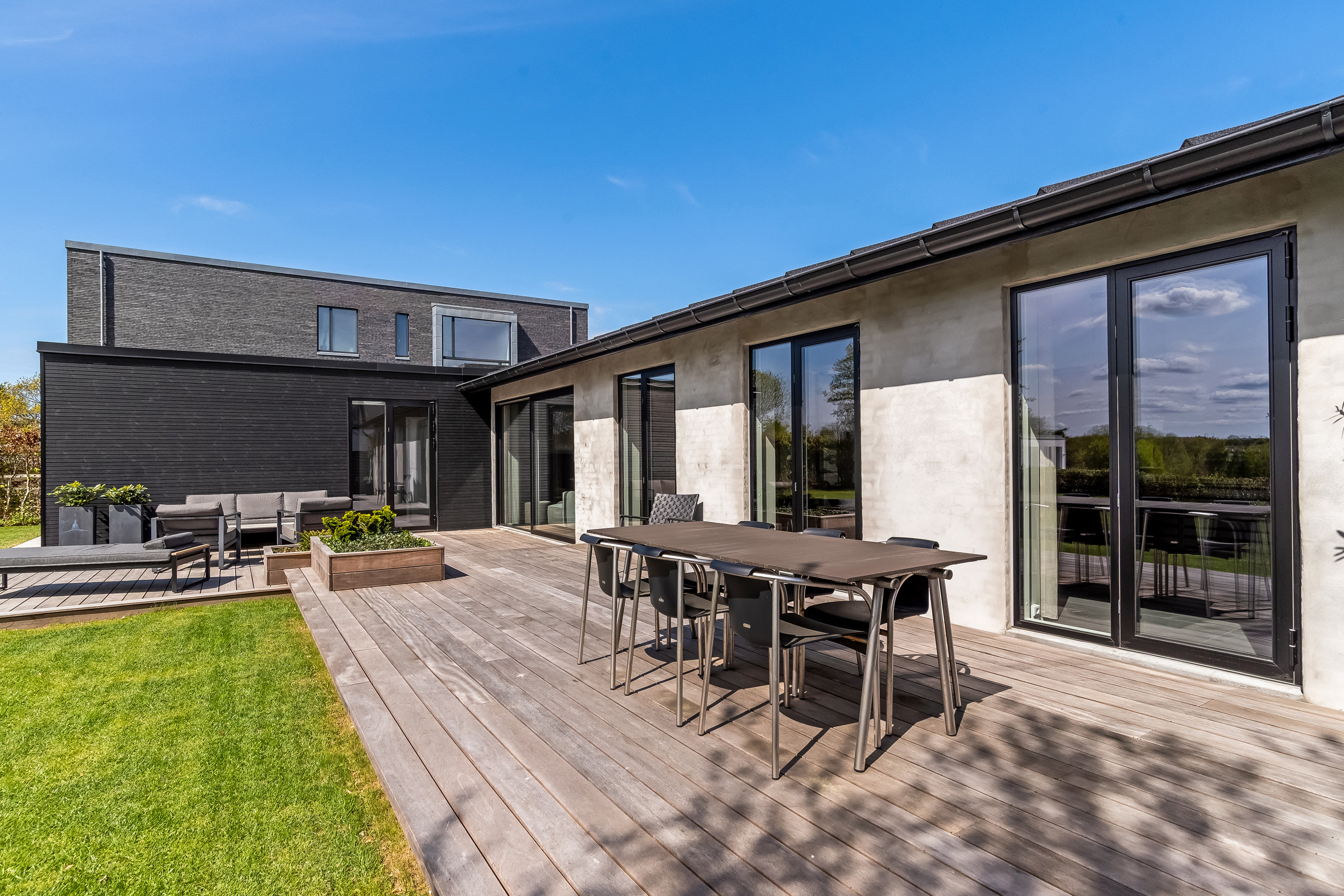 Fremhævet terrasse billede i fuldskærmstilstand. Billede af Lyngbakken 18, 7500 Holstebro
