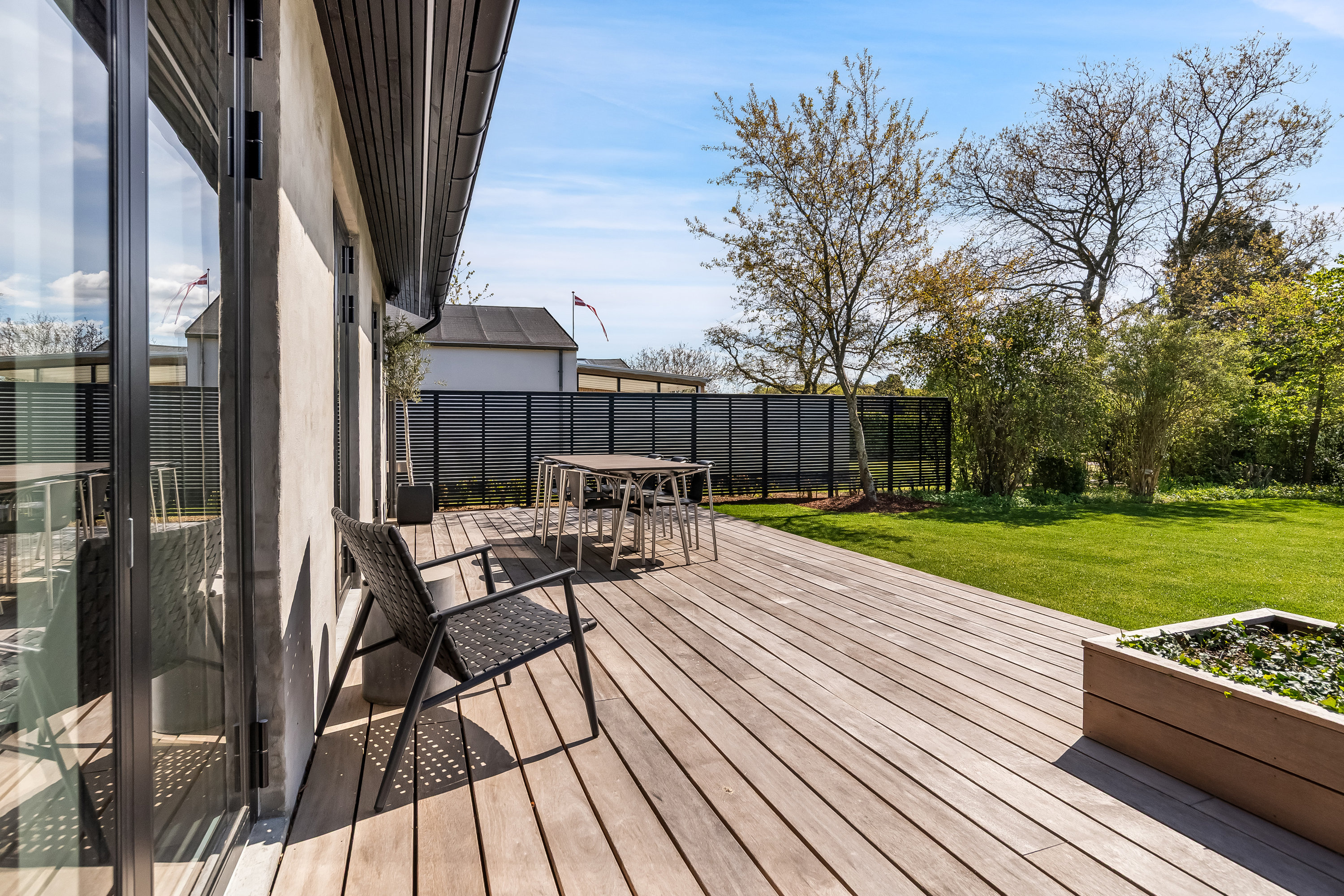 Fremhævet terrasse billede i fuldskærmstilstand. Billede af Lyngbakken 18, 7500 Holstebro