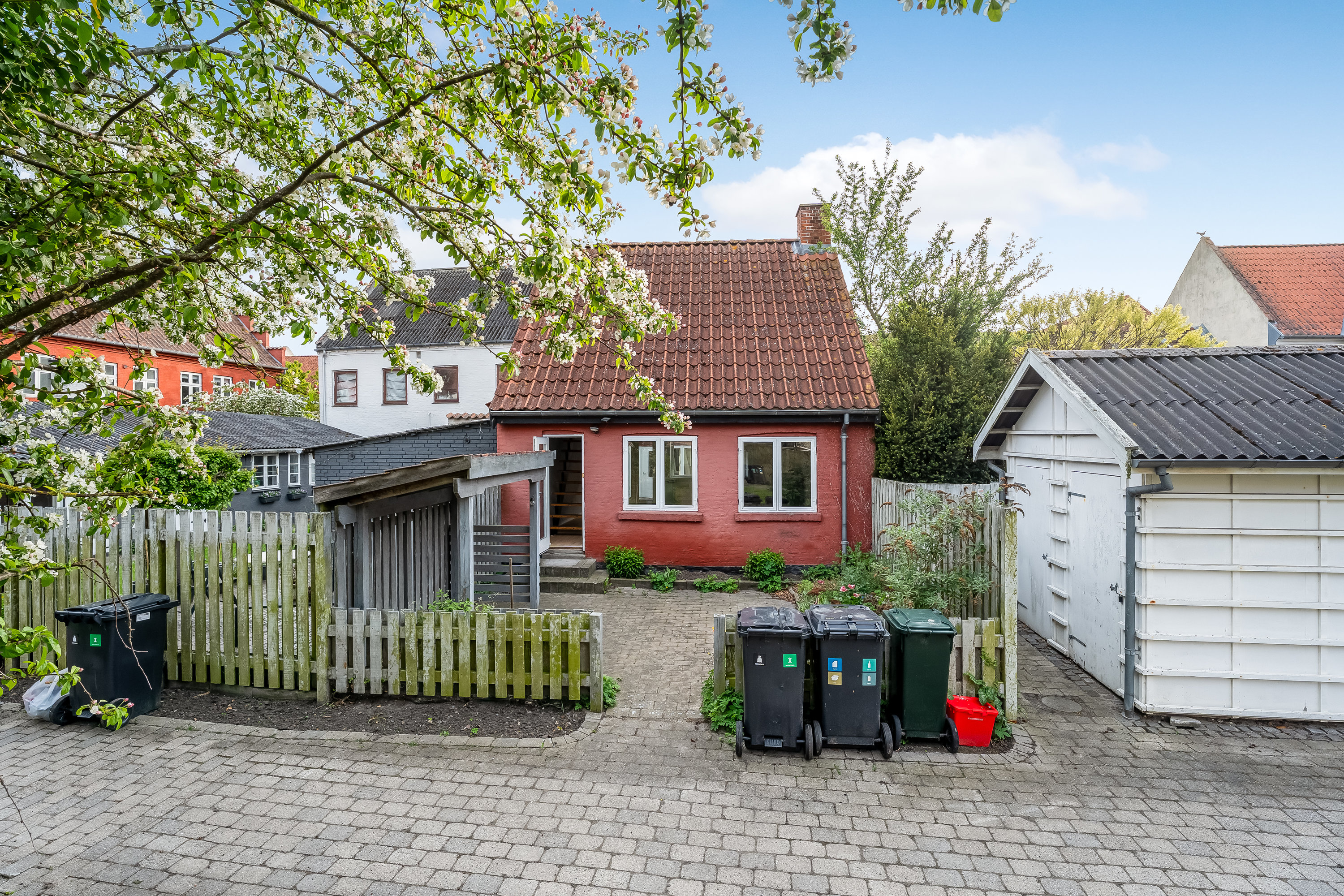 Fremhævet facade billede i fuldskærmstilstand. Billede af Kattesundet 26, 4900 Nakskov