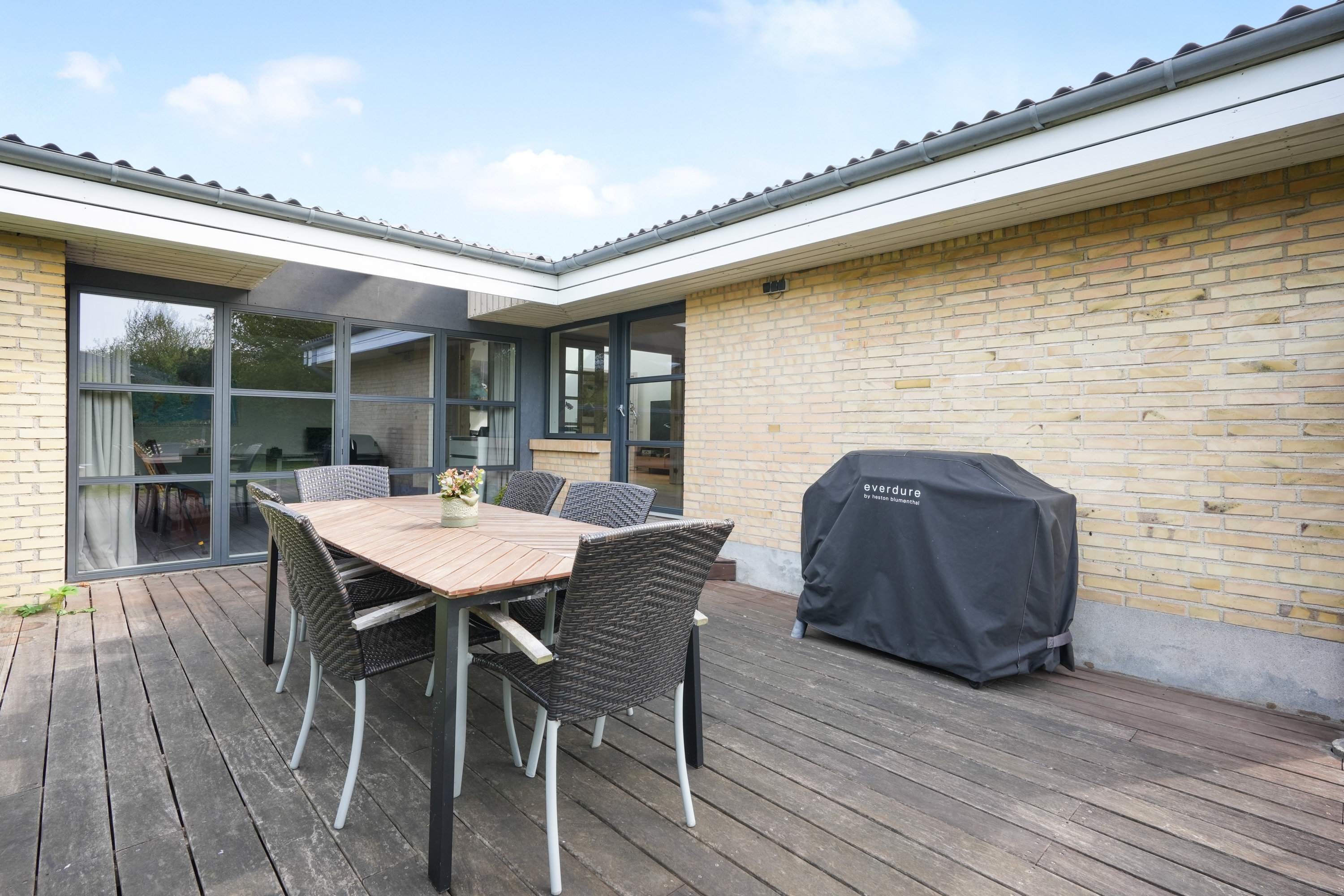 Fremhævet terrasse billede i fuldskærmstilstand. Billede af Konkylievej 12, 2650 Hvidovre