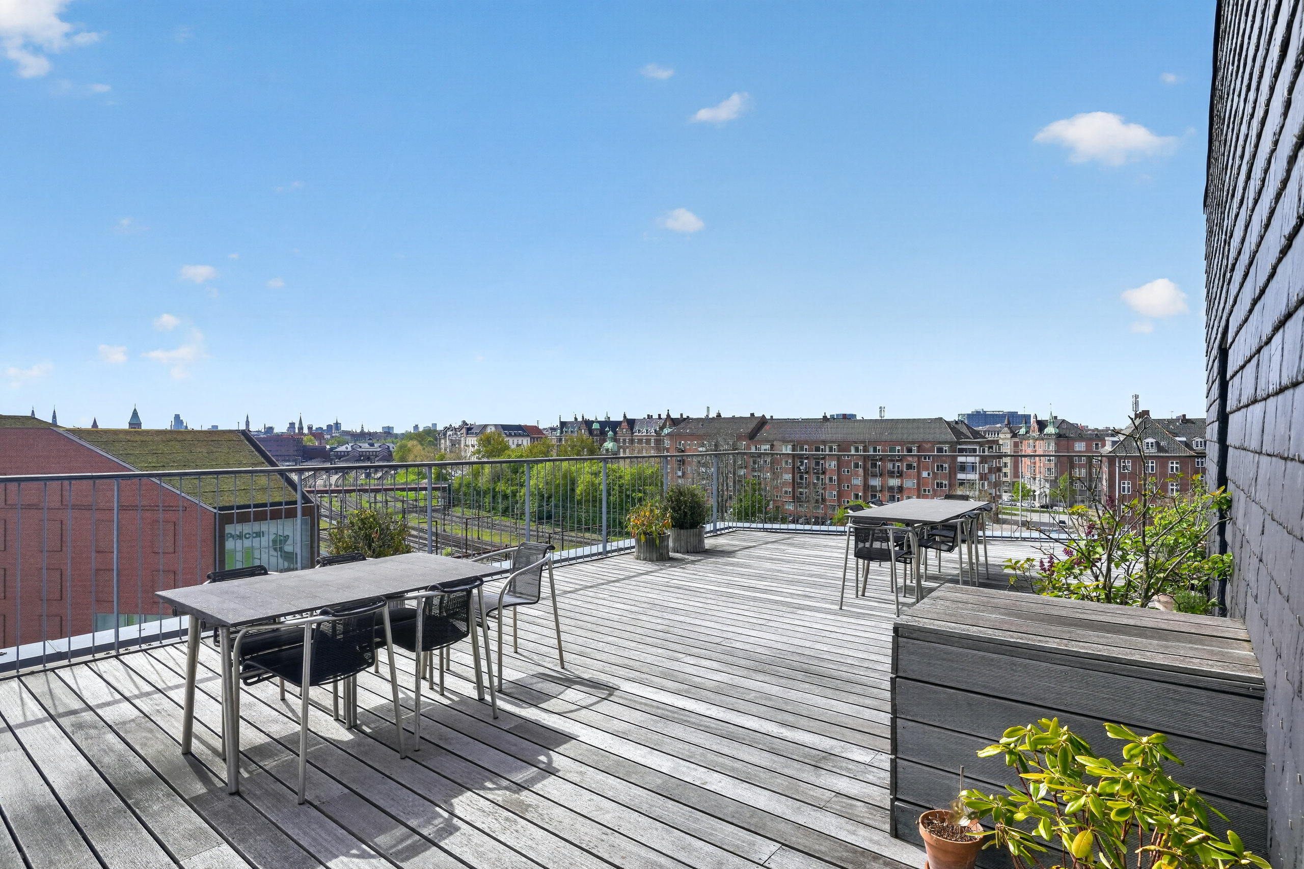 Fremhævet terrasse billede i fuldskærmstilstand. Billede af Pakhusvej 10, st.. tv., 2100 København Ø