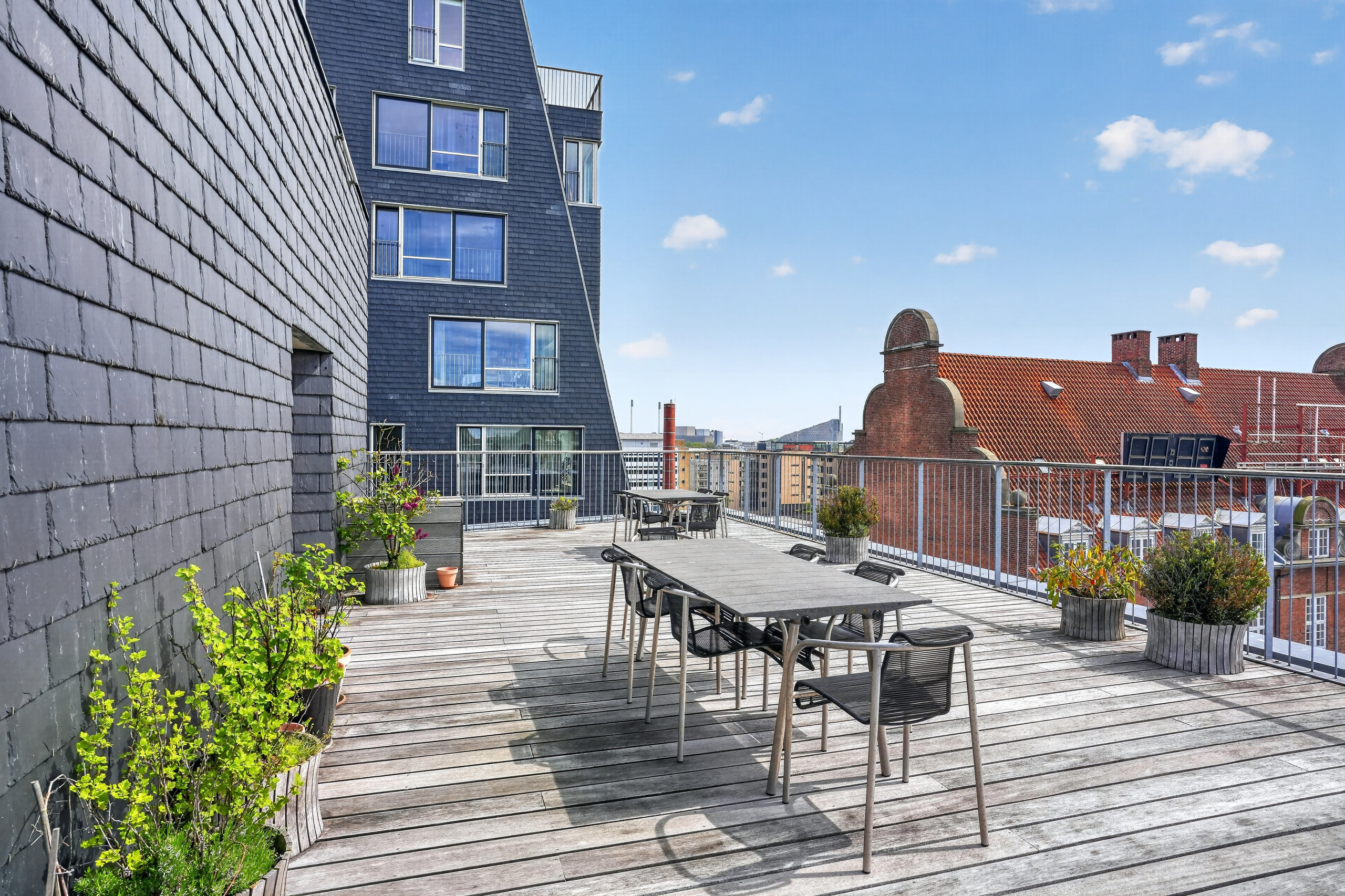 Fremhævet terrasse billede i fuldskærmstilstand. Billede af Pakhusvej 10, st.. tv., 2100 København Ø