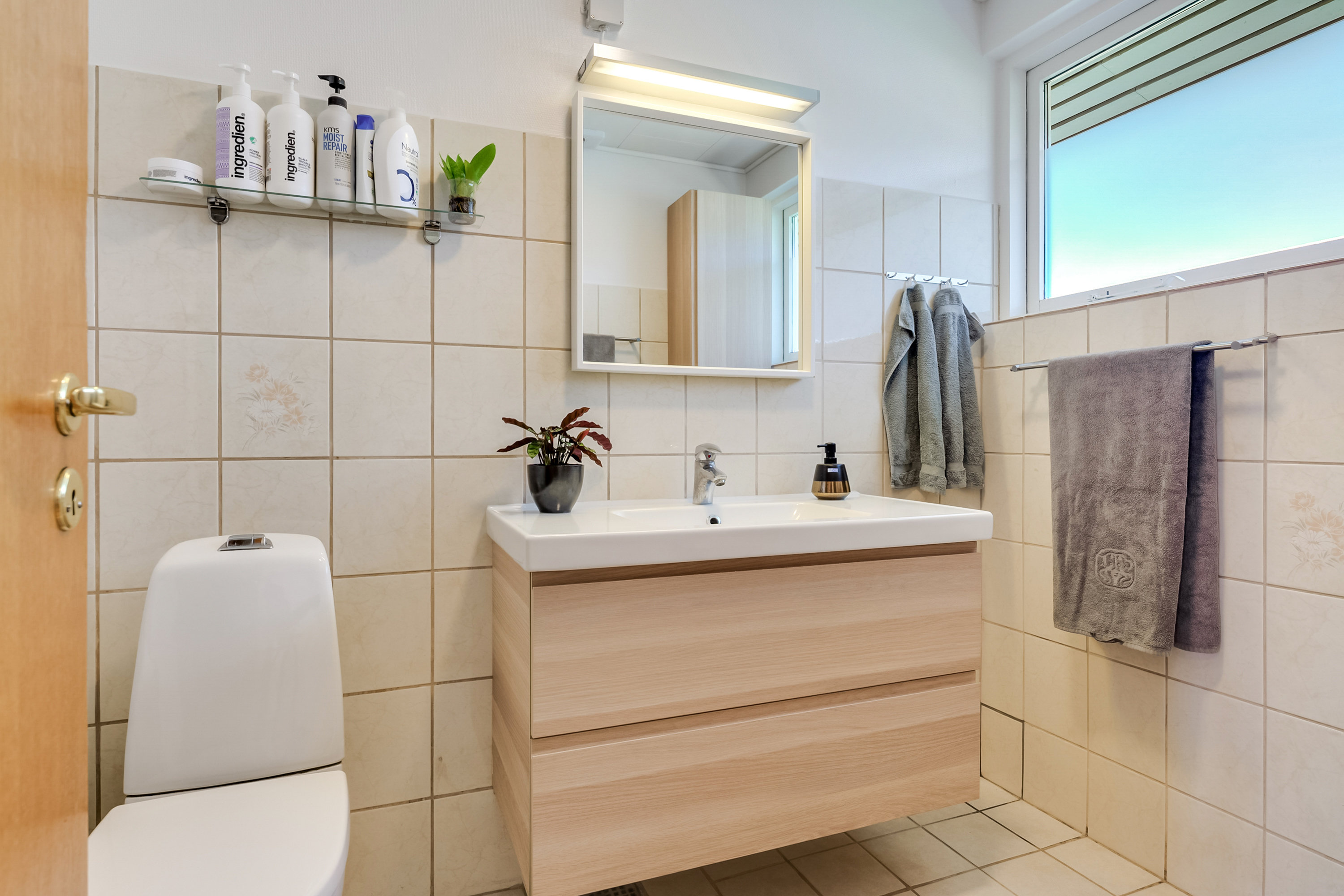 Fremhævet toilet billede i fuldskærmstilstand. Billede af Kølstrup Bygade 64, Kølstrup, 5300 Kerteminde