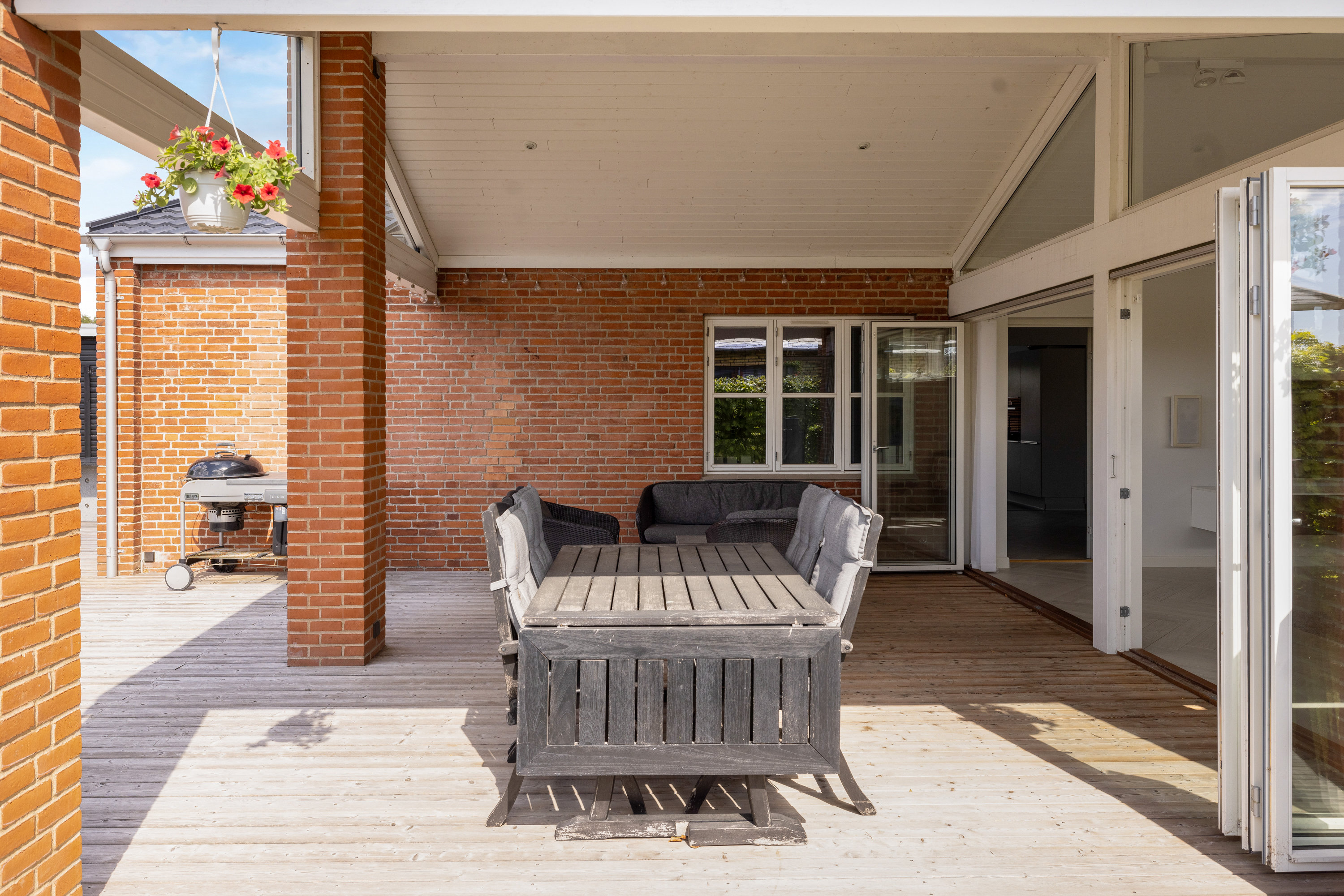 Fremhævet overdækket terrasse billede i fuldskærmstilstand. Billede af Aktæons Alle 8, 2650 Hvidovre