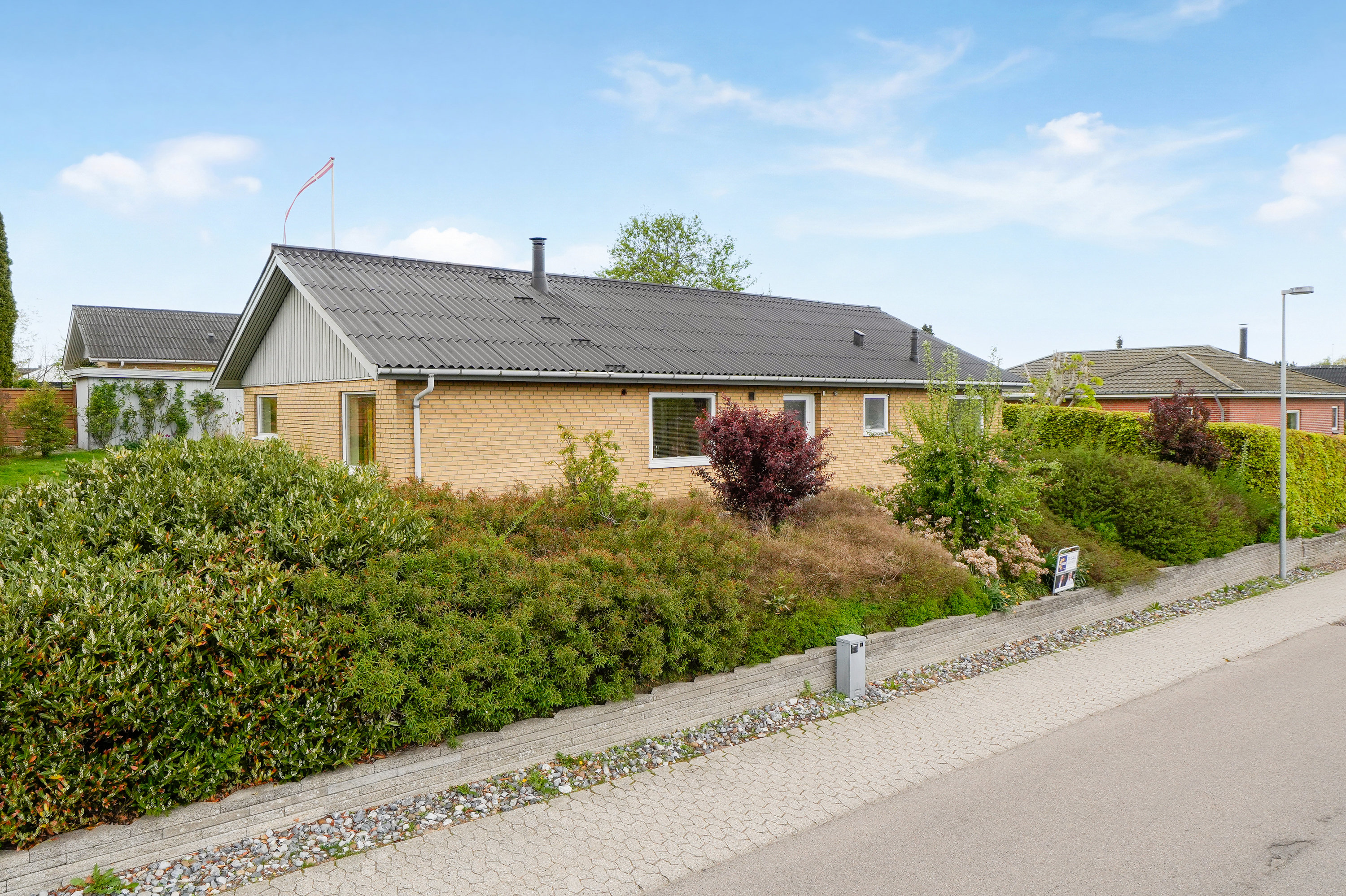Miniaturebillede 1: facade. Billede af Aage Berntsens Alle 12, 2750 Ballerup