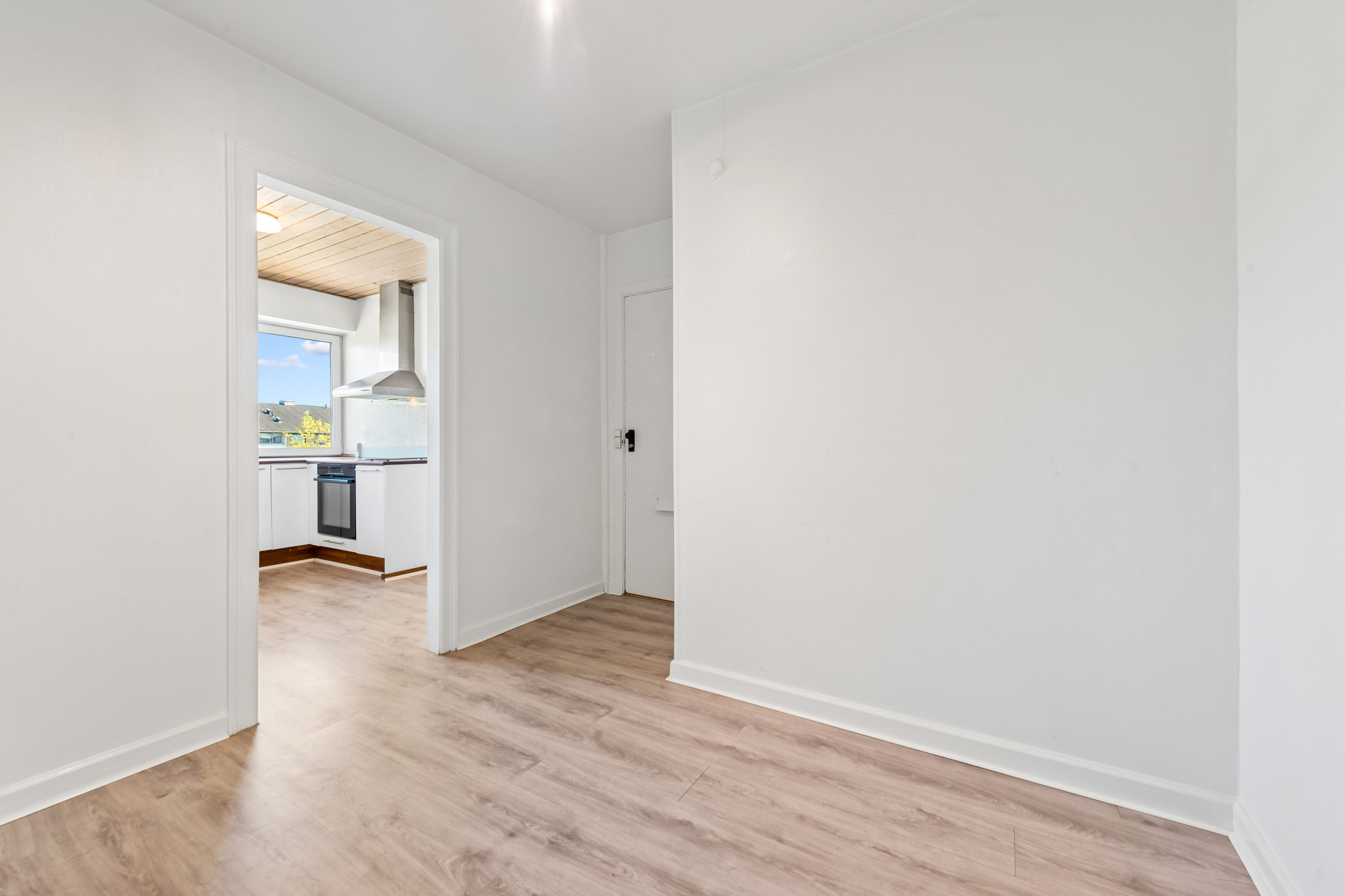 Fremhævet værelse billede i fuldskærmstilstand. Billede af Lindevangshusene 64, 2. th., 2630 Taastrup