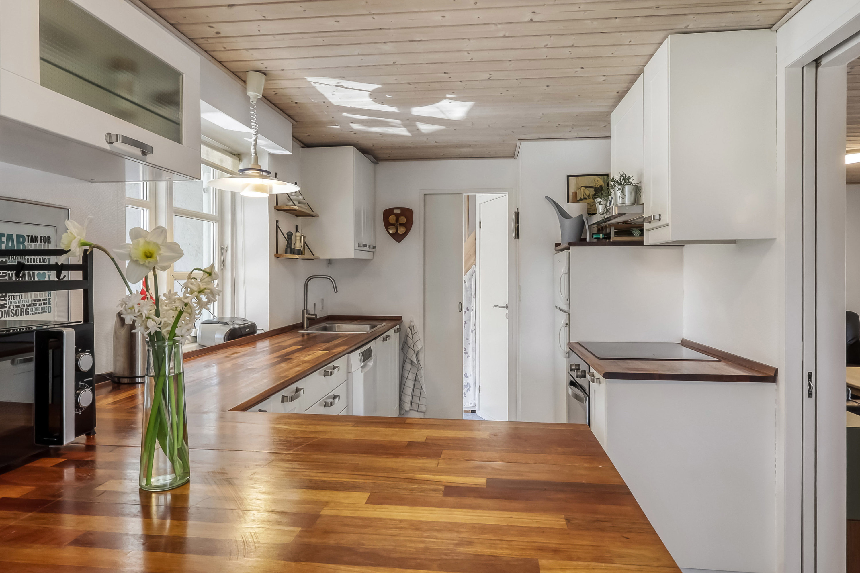 Fremhævet køkken billede i fuldskærmstilstand. Billede af Kobberbæksvej 5, 5700 Svendborg