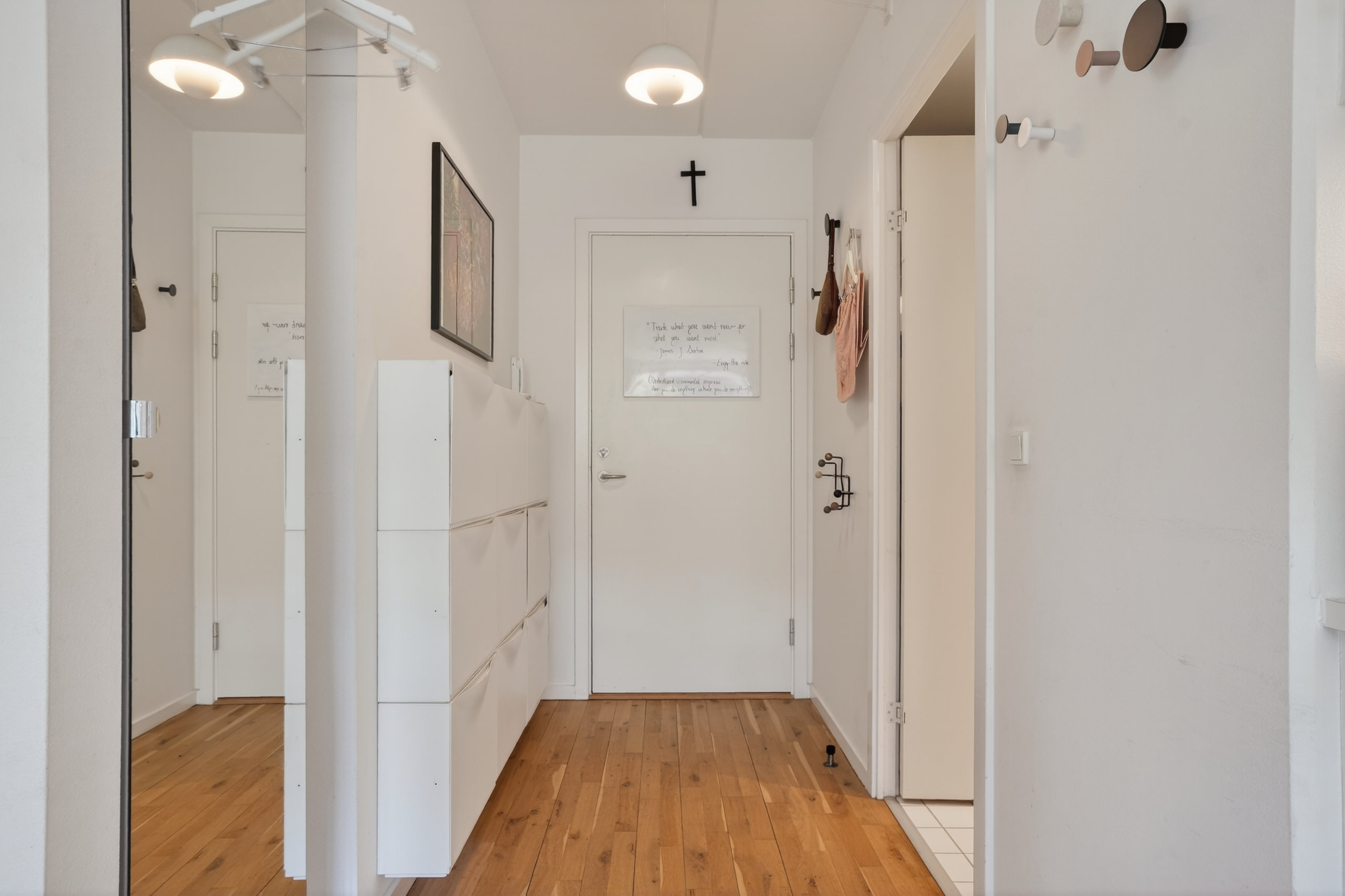 Fremhævet entré billede i fuldskærmstilstand. Billede af Lise Ringheims Vej 3, st.. th., 2500 Valby