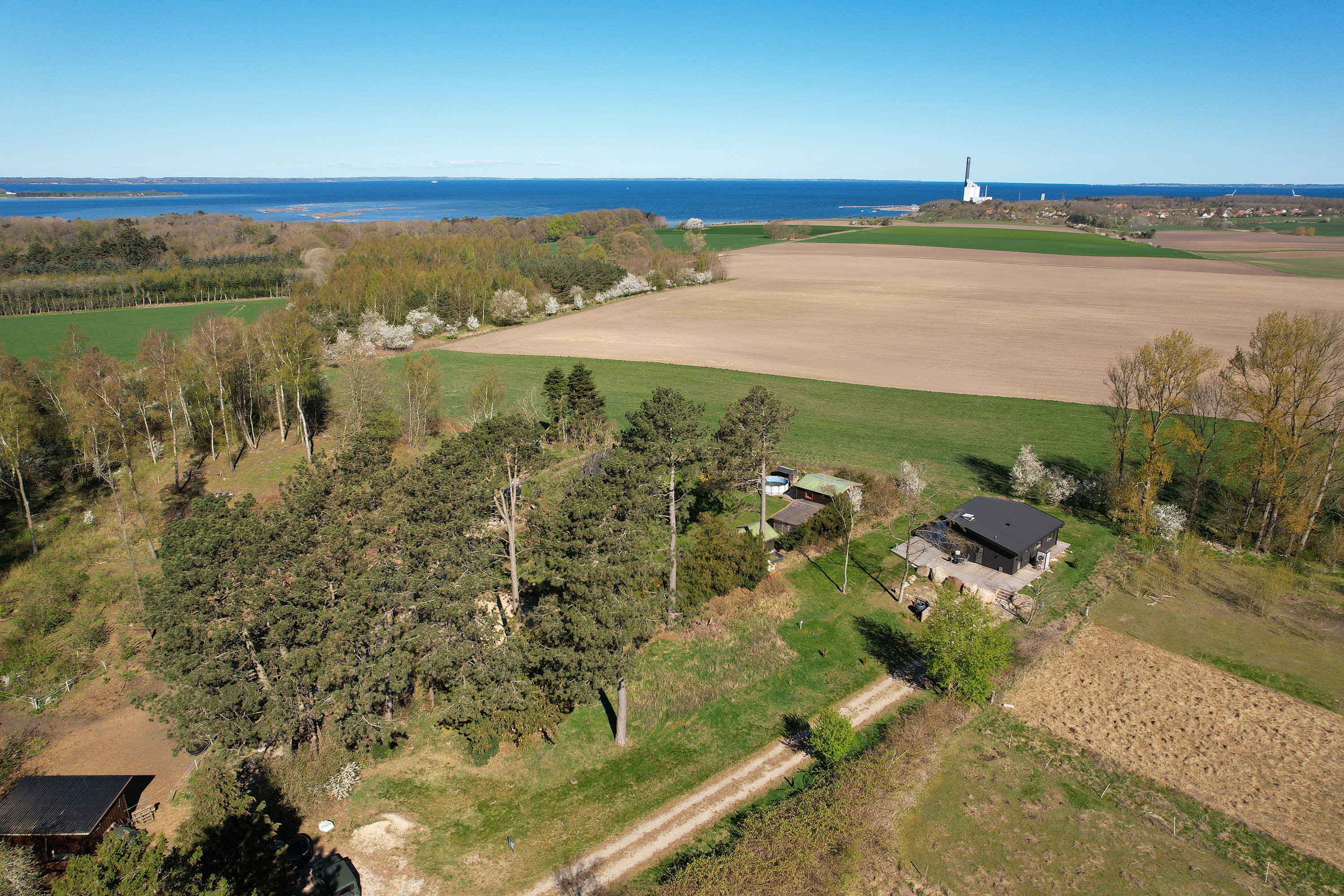 Fremhævet ejendommen billede i fuldskærmstilstand. Billede af Ll Troldmosevej 4, Venslev, 4050 Skibby