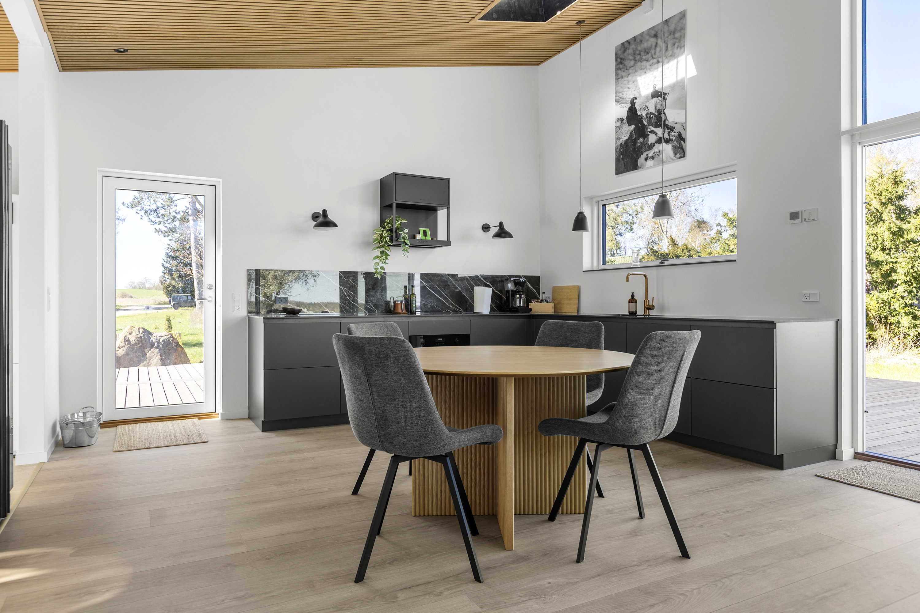 Fremhævet køkken billede i fuldskærmstilstand. Billede af Ll Troldmosevej 4, Venslev, 4050 Skibby