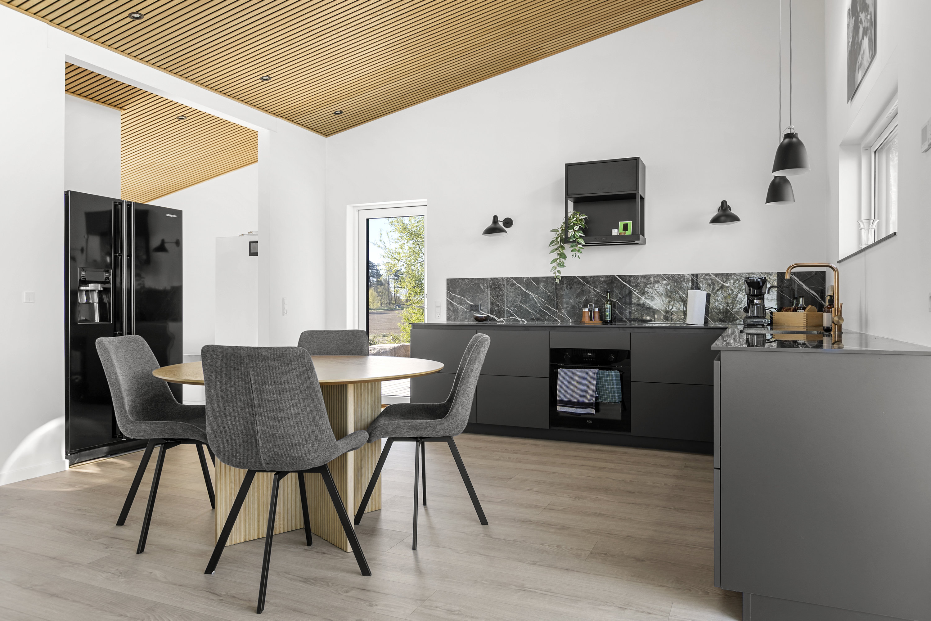 Fremhævet køkken billede i fuldskærmstilstand. Billede af Ll Troldmosevej 4, Venslev, 4050 Skibby