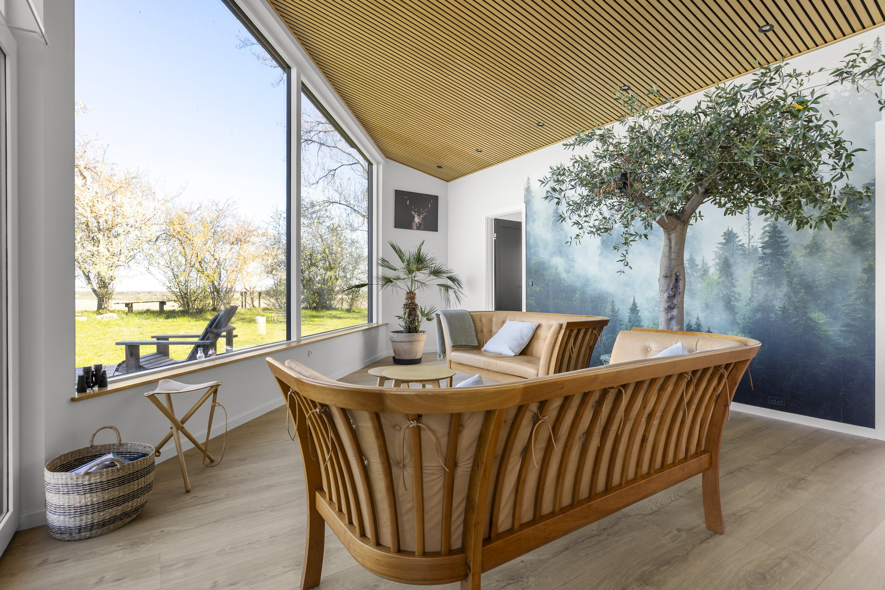 Fremhævet stue billede i fuldskærmstilstand. Billede af Ll Troldmosevej 4, Venslev, 4050 Skibby