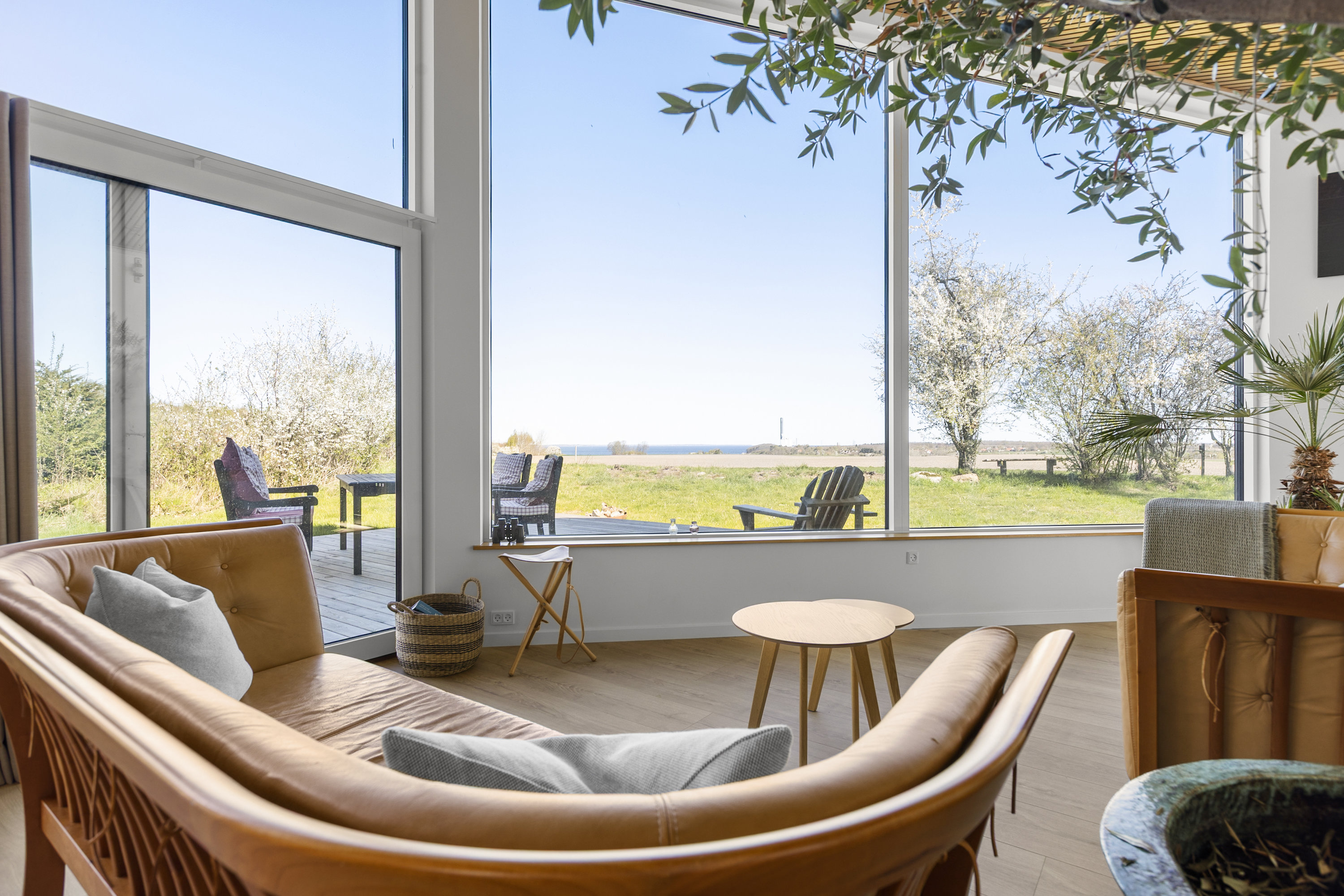 Fremhævet stue billede i fuldskærmstilstand. Billede af Ll Troldmosevej 4, Venslev, 4050 Skibby