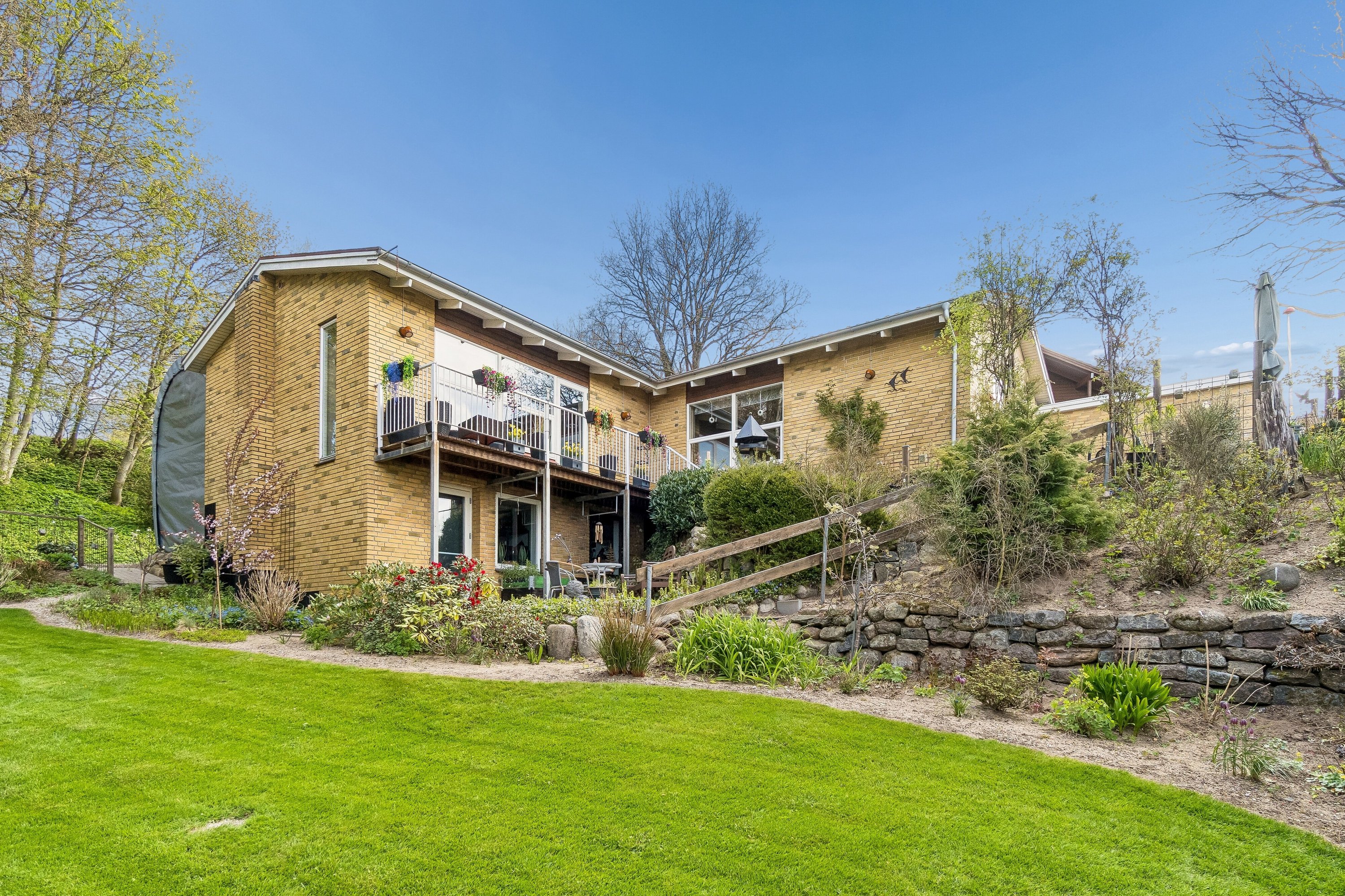 Villa: Set fra haven på Fyrre Alle 5, 6040 Egtved