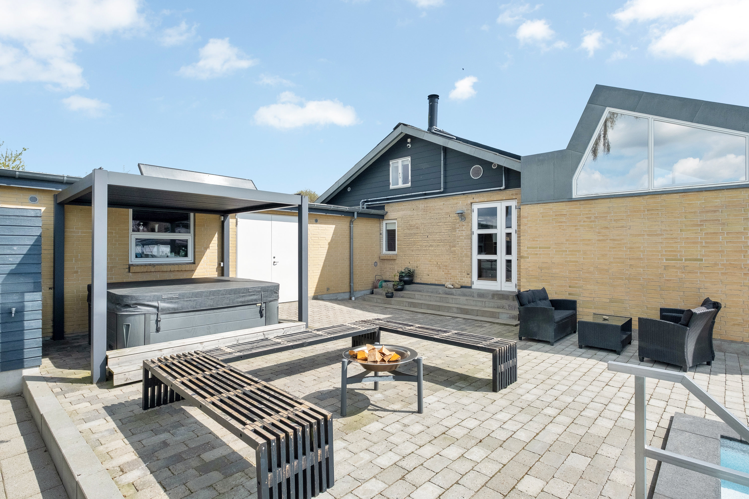Fremhævet terrasse billede i fuldskærmstilstand. Billede af Trojavej 14, Hårup, 8530 Hjortshøj