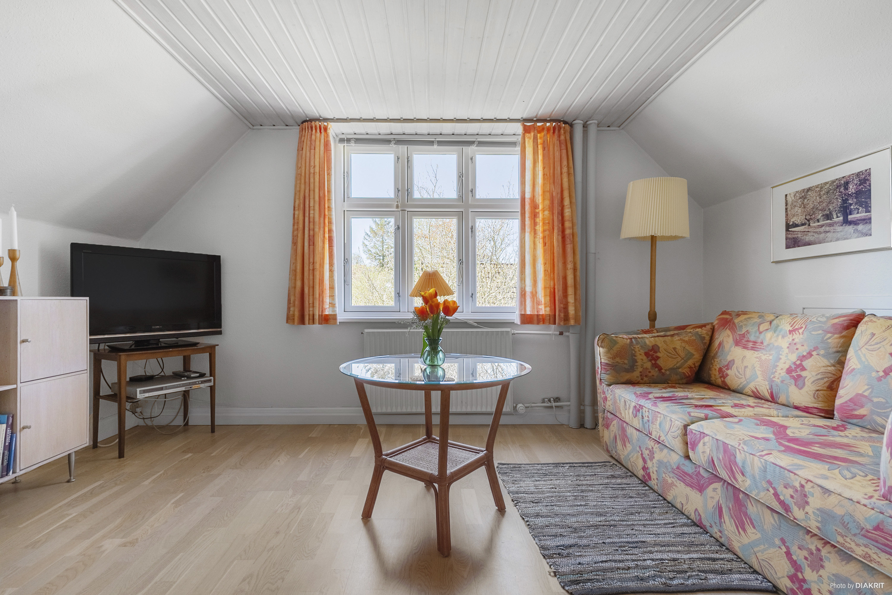 Fremhævet stue billede i fuldskærmstilstand. Billede af Højskolevej 1, 4600 Køge