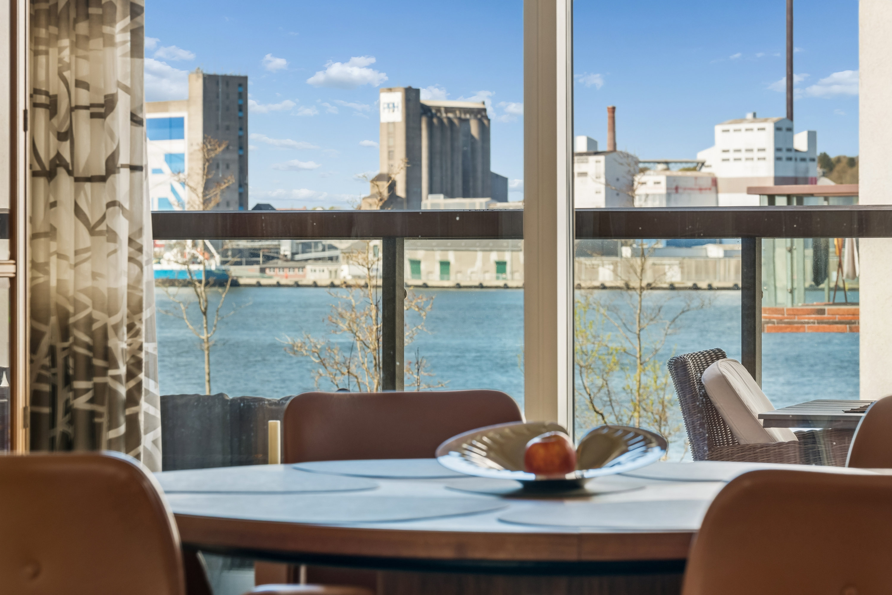 Fremhævet stue billede i fuldskærmstilstand. Billede af Østre Havnegade 46, 1. th., 9000 Aalborg