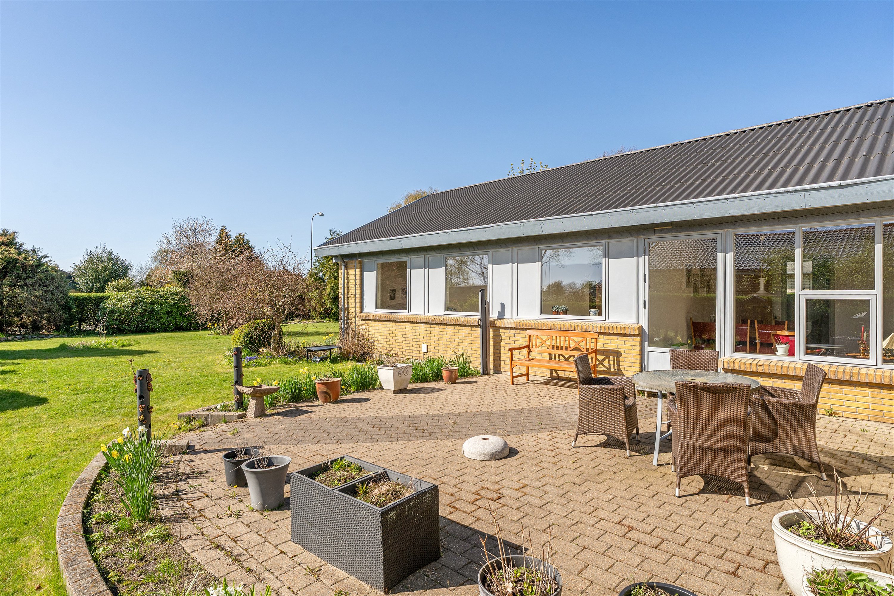 Fremhævet terrasse billede i fuldskærmstilstand. Billede af Egevænget 213, 7190 Billund