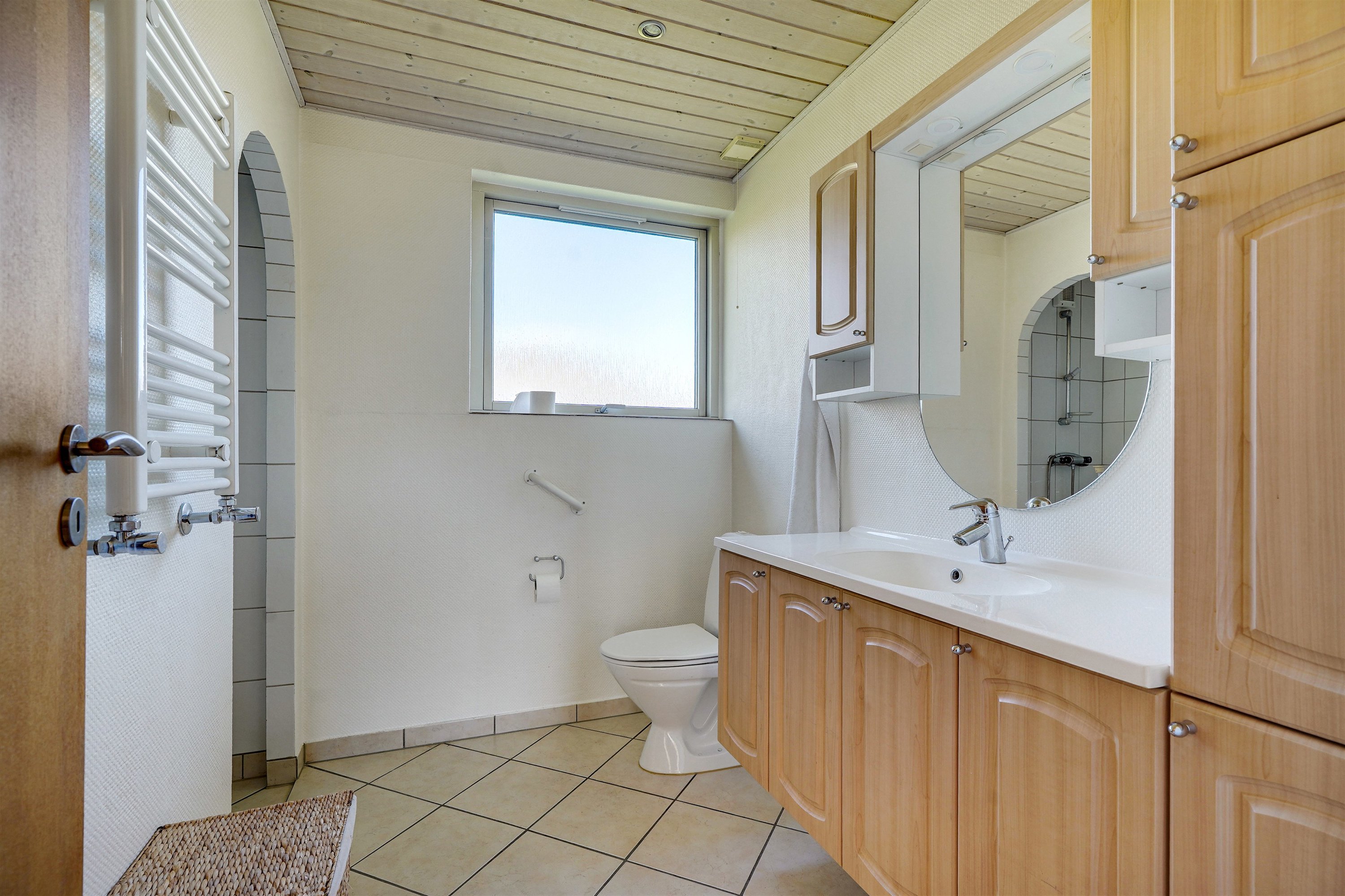 Fremhævet badeværelse billede i fuldskærmstilstand. Billede af Egevænget 213, 7190 Billund