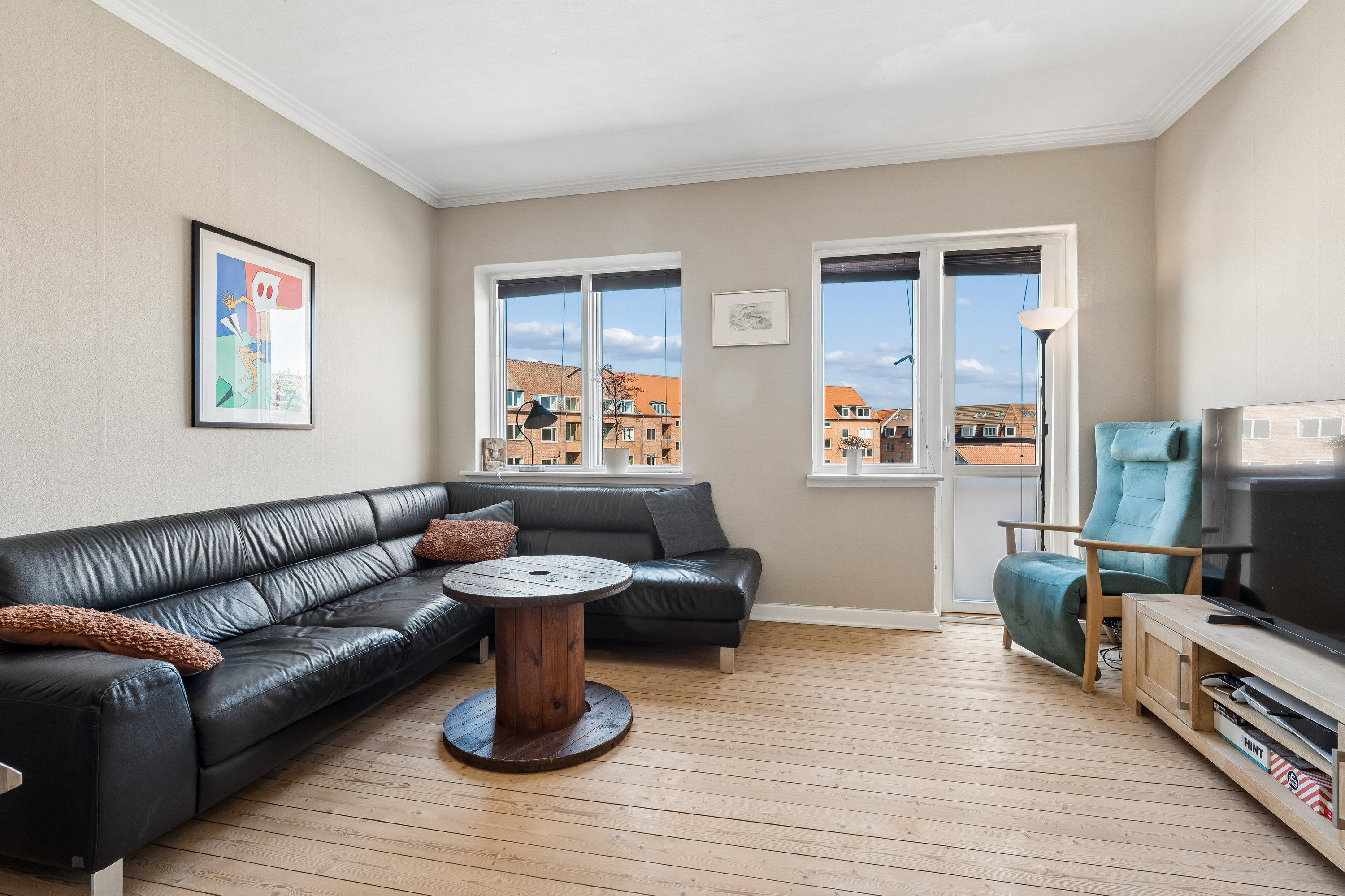 Fremhævet stue billede i fuldskærmstilstand. Billede af Samsøgade 12, 3. th., 9000 Aalborg