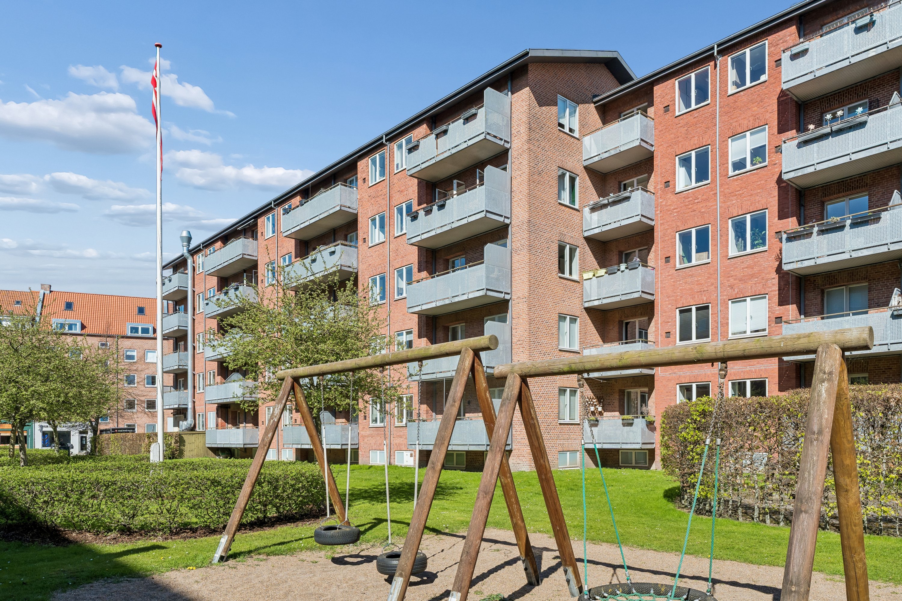 Fremhævet andet billede i fuldskærmstilstand. Billede af Samsøgade 12, 3. th., 9000 Aalborg