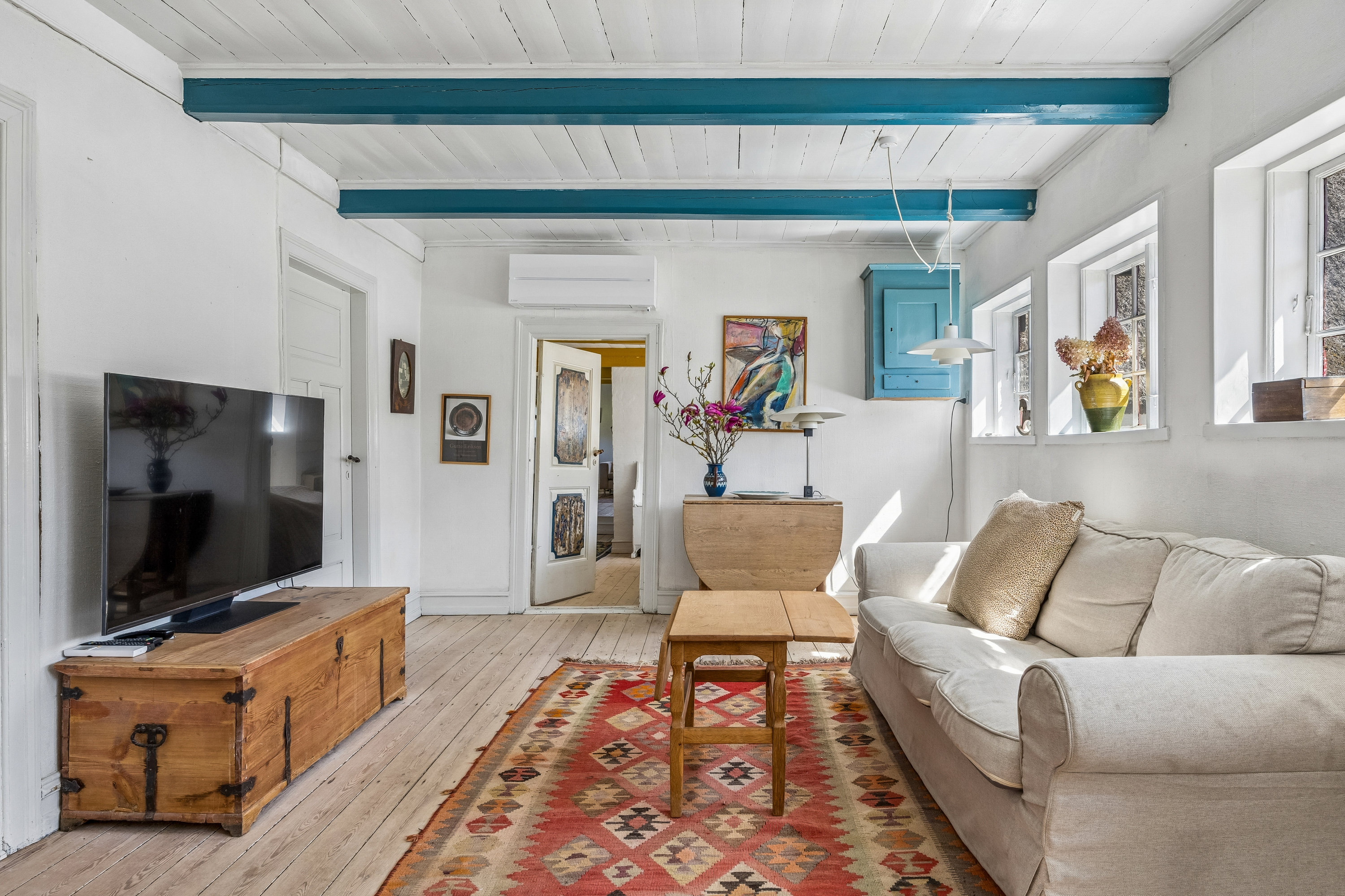 Fremhævet stue billede i fuldskærmstilstand. Billede af Strandvejen 52, Reersø, 4281 Gørlev