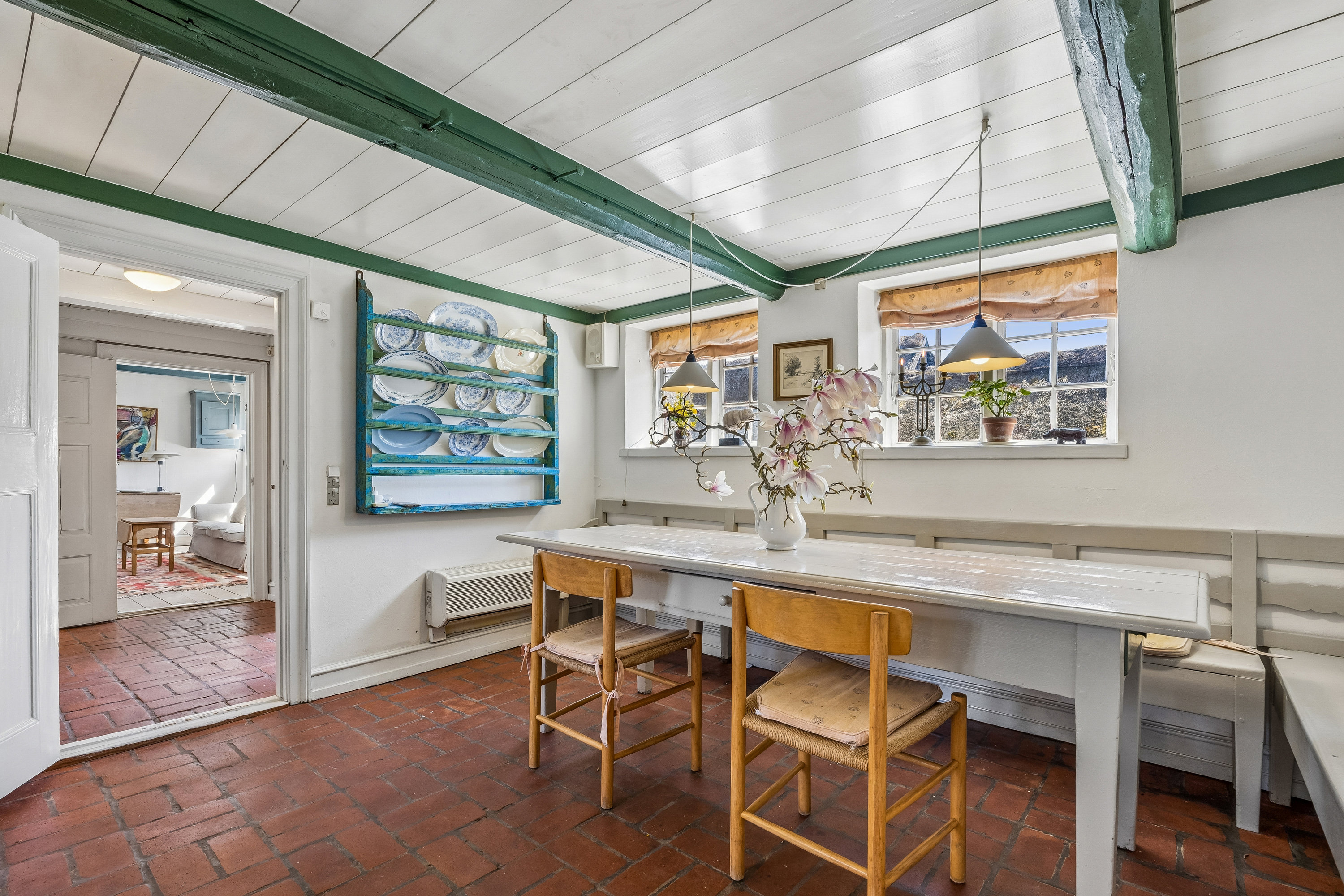 Fremhævet køkken billede i fuldskærmstilstand. Billede af Strandvejen 52, Reersø, 4281 Gørlev