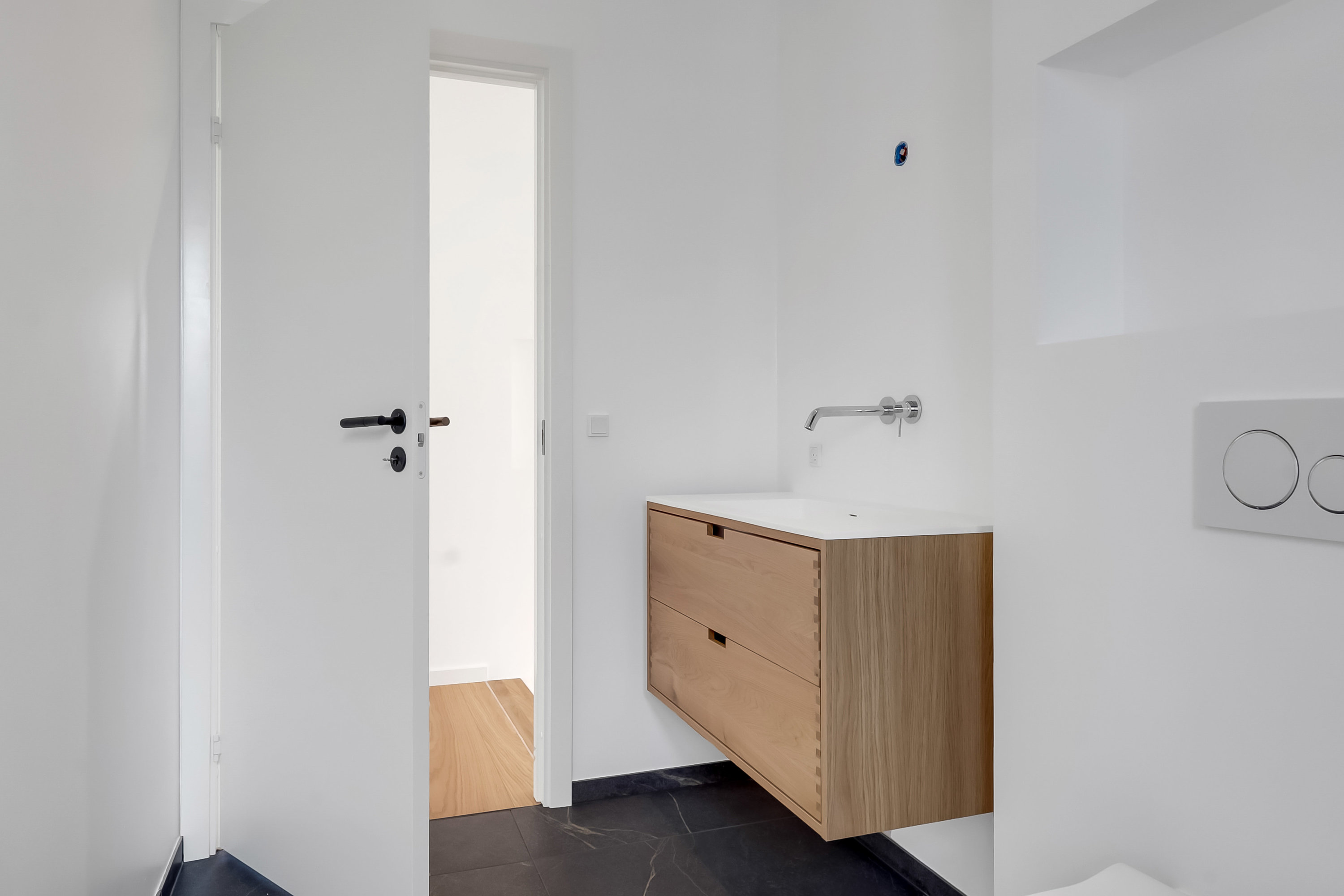 Fremhævet toilet billede i fuldskærmstilstand. Billede af Ydunshave 39, Tåsinge, 5700 Svendborg