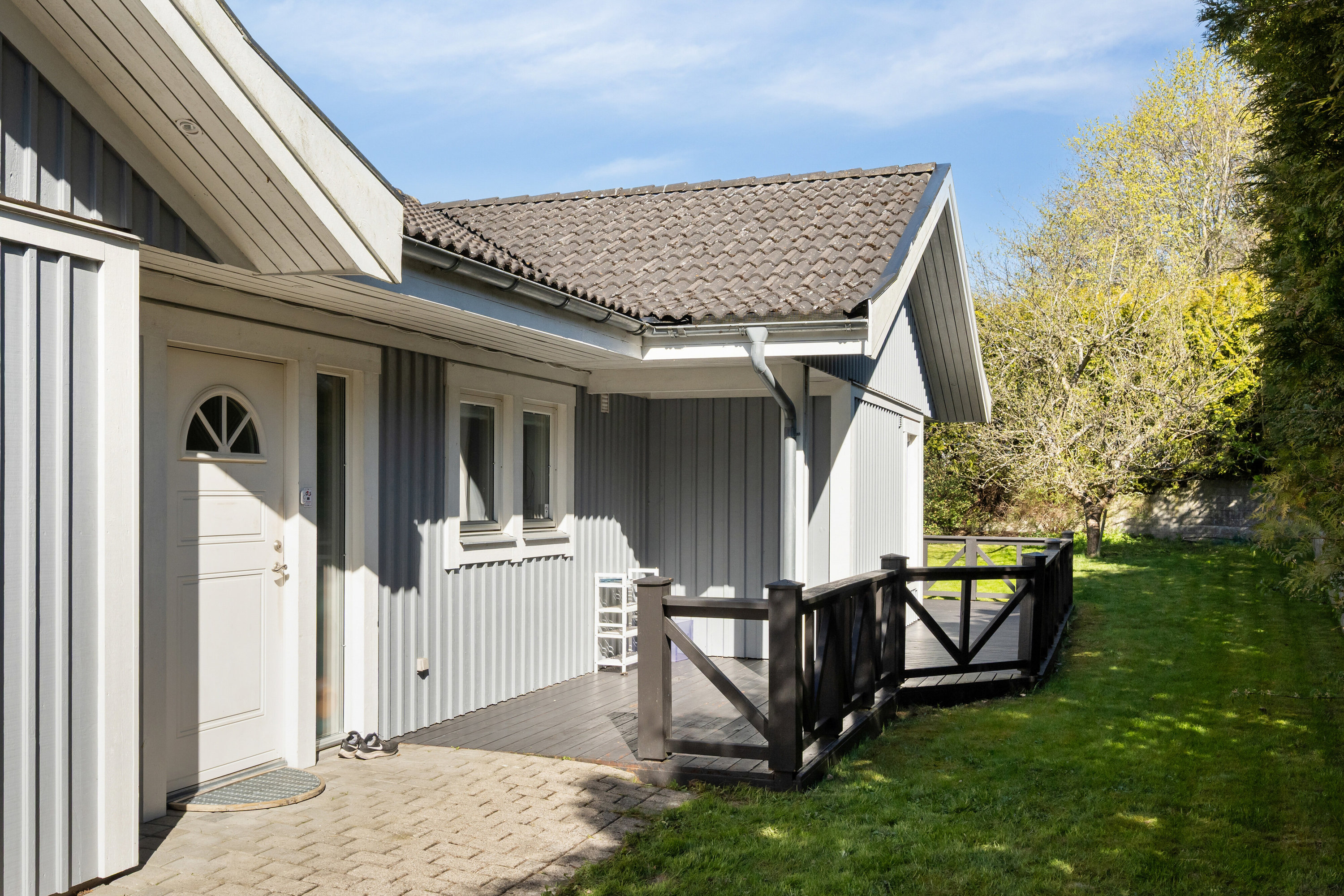 Fremhævet udendørs billede i fuldskærmstilstand. Billede af Brådebæksvej 35, 2970 Hørsholm