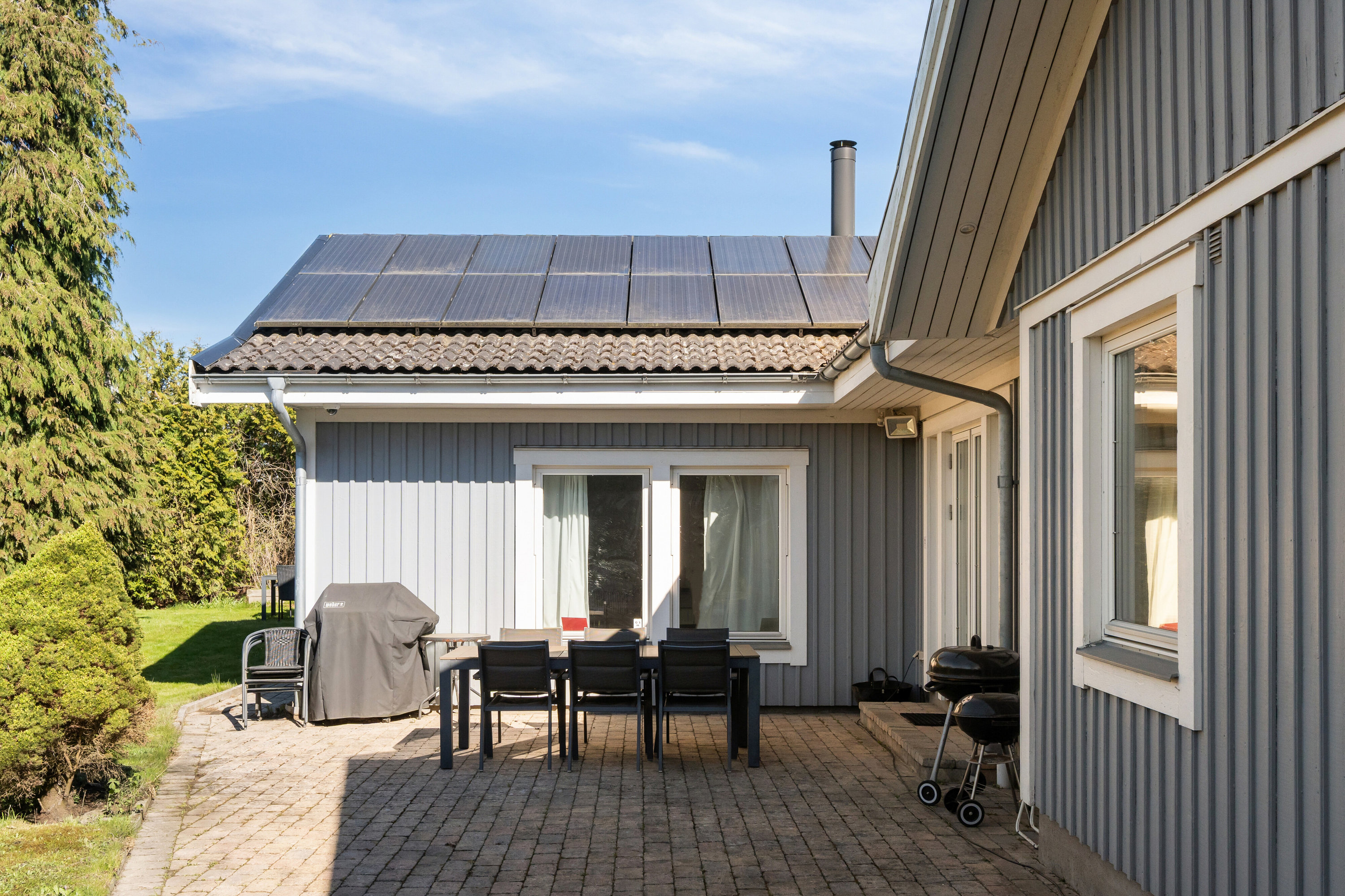 Fremhævet udendørs billede i fuldskærmstilstand. Billede af Brådebæksvej 35, 2970 Hørsholm