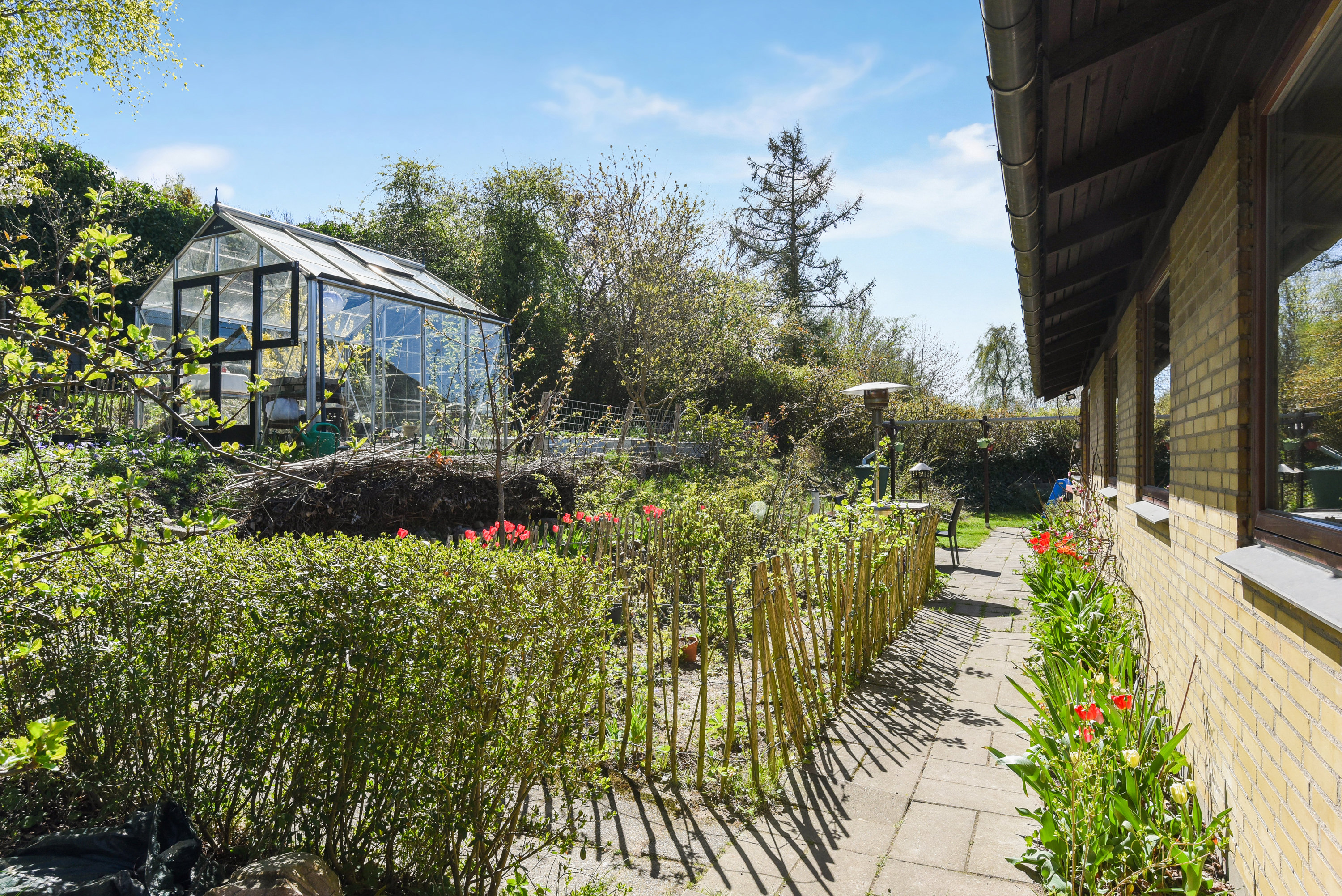 Fremhævet have billede i fuldskærmstilstand. Billede af Aage Berntsens Alle 19, 2750 Ballerup