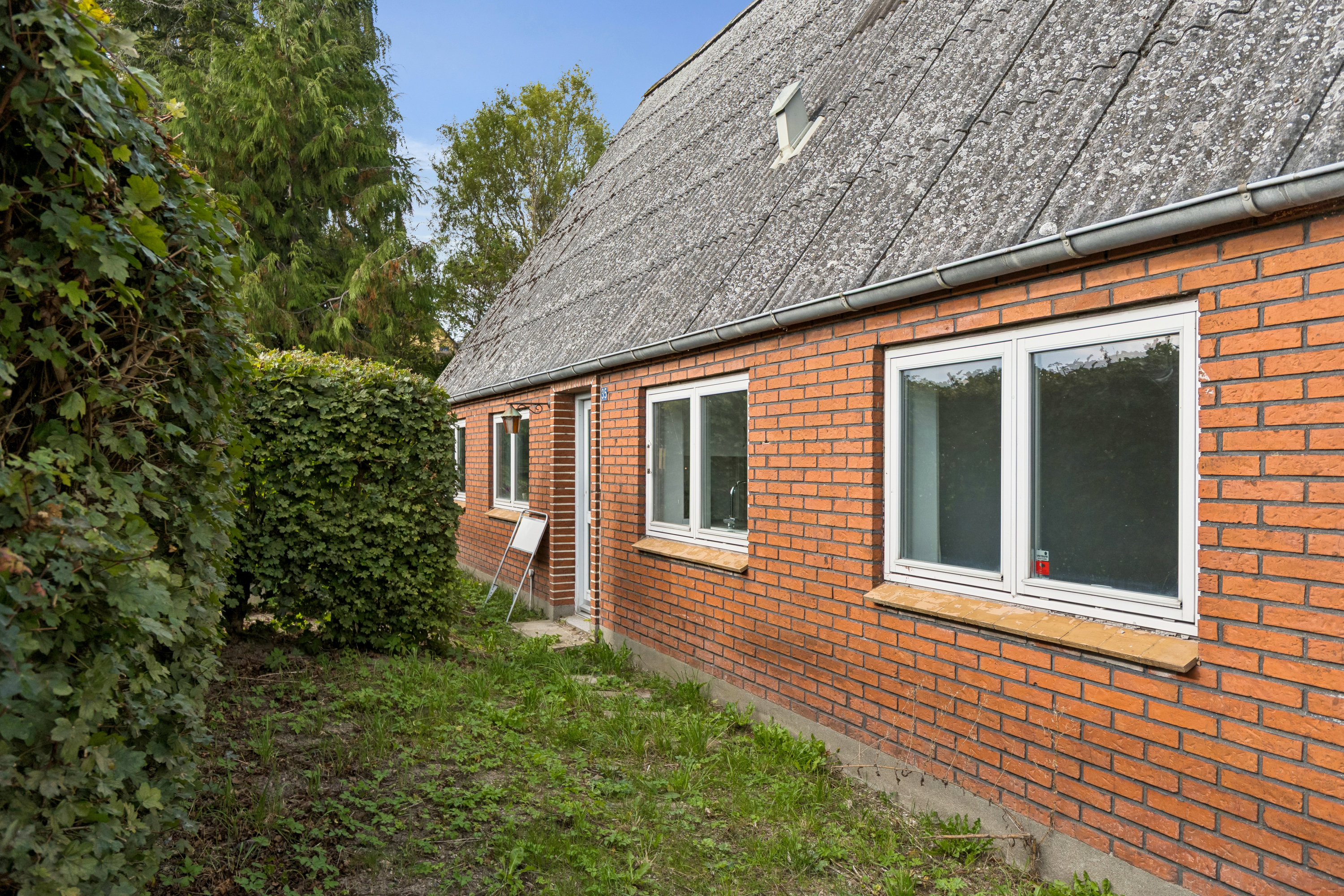 Fremhævet  billede i fuldskærmstilstand. Billede af Øksendrupvej 35, Mikkelenborg, 5871 Frørup