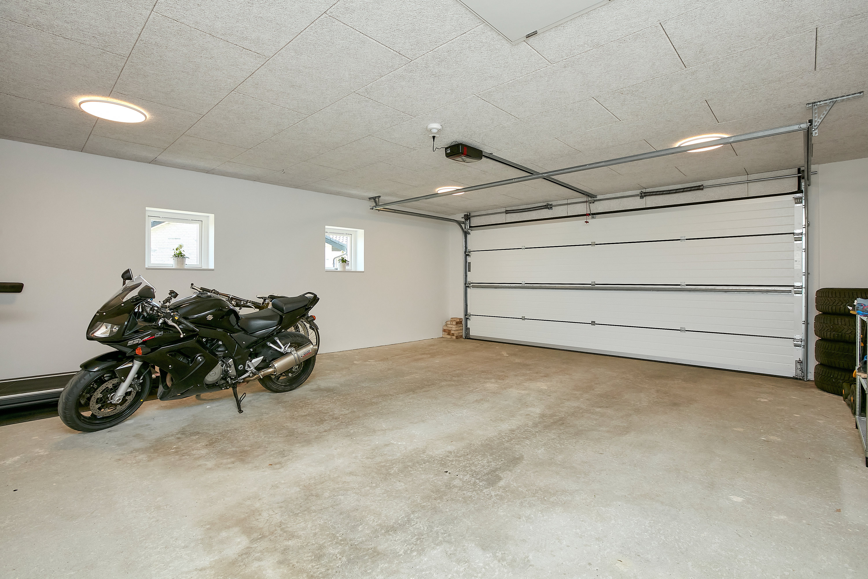 Fremhævet garage billede i fuldskærmstilstand. Billede af Biegårds Alle 33, Hatting, 8700 Horsens