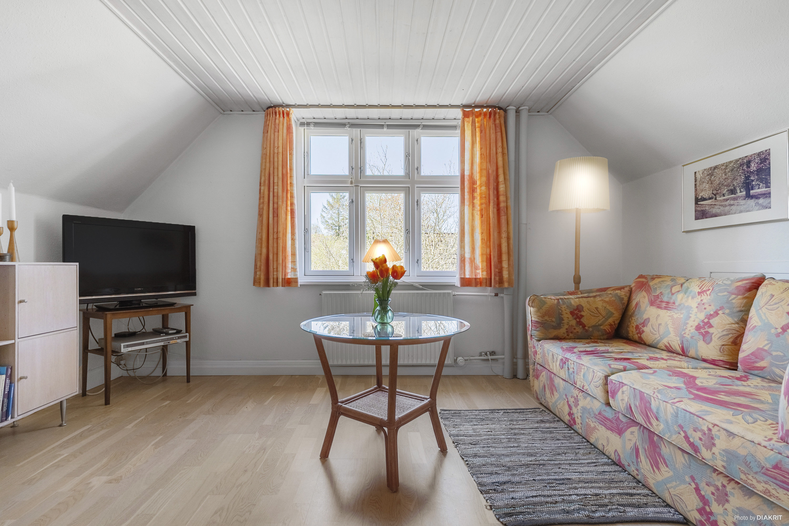 Fremhævet stue billede i fuldskærmstilstand. Billede af Højskolevej 1, 4600 Køge