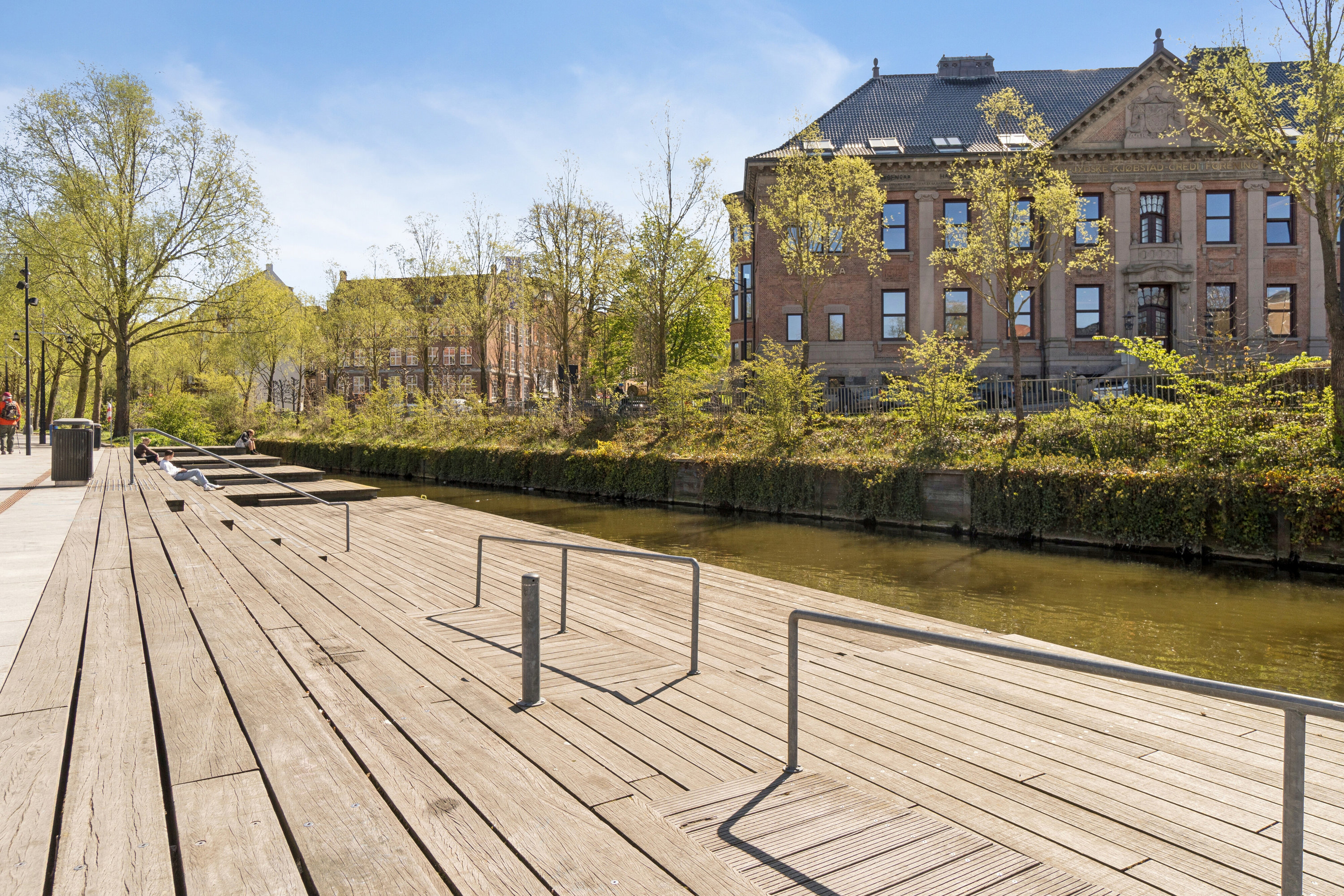Fremhævet set fra vejen billede i fuldskærmstilstand. Billede af Vester Allé 18, 3., 8000 Aarhus C