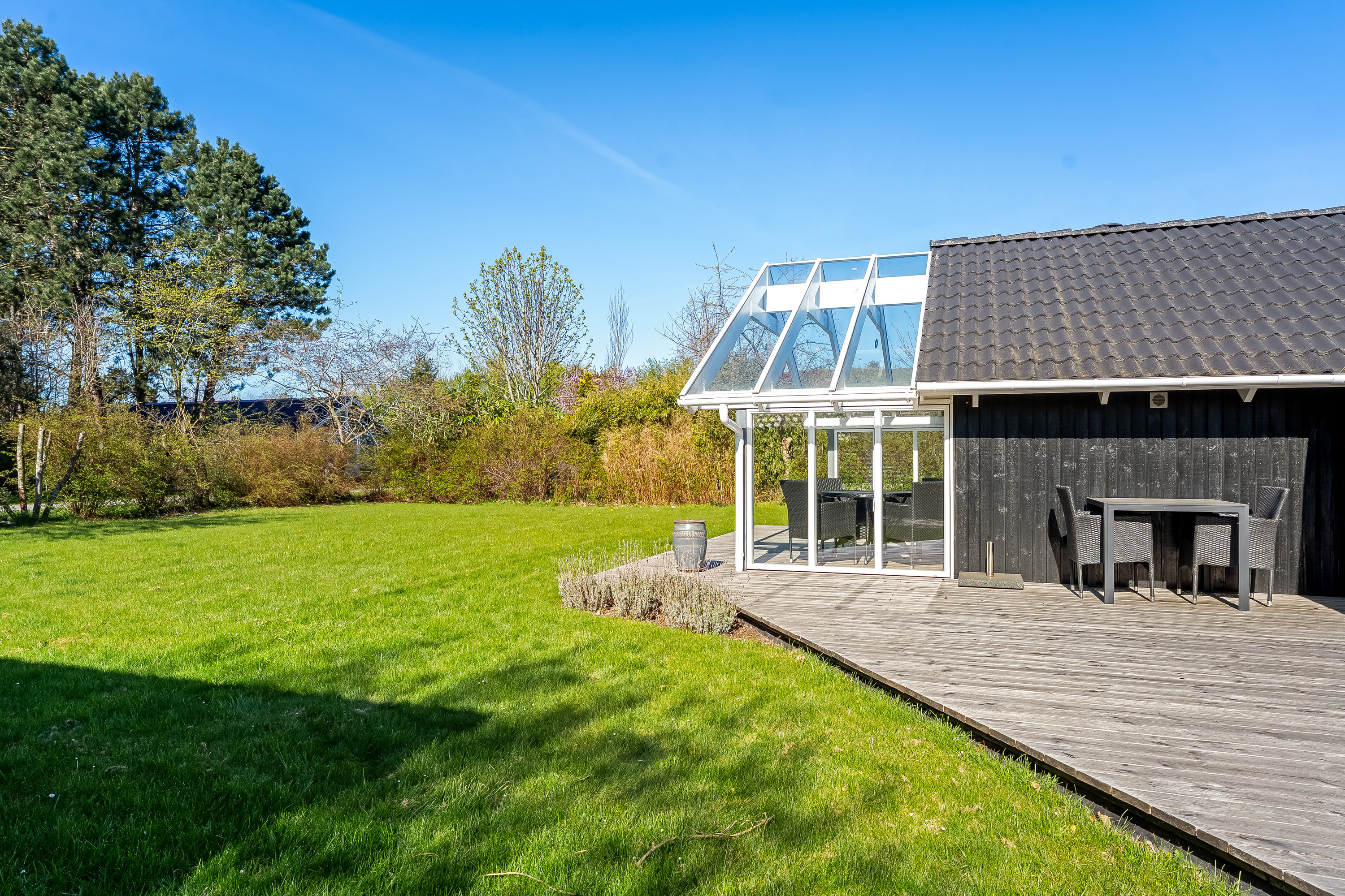 Fremhævet terrasse billede i fuldskærmstilstand. Billede af Åstræde 3, Hummingen, 4983 Dannemare