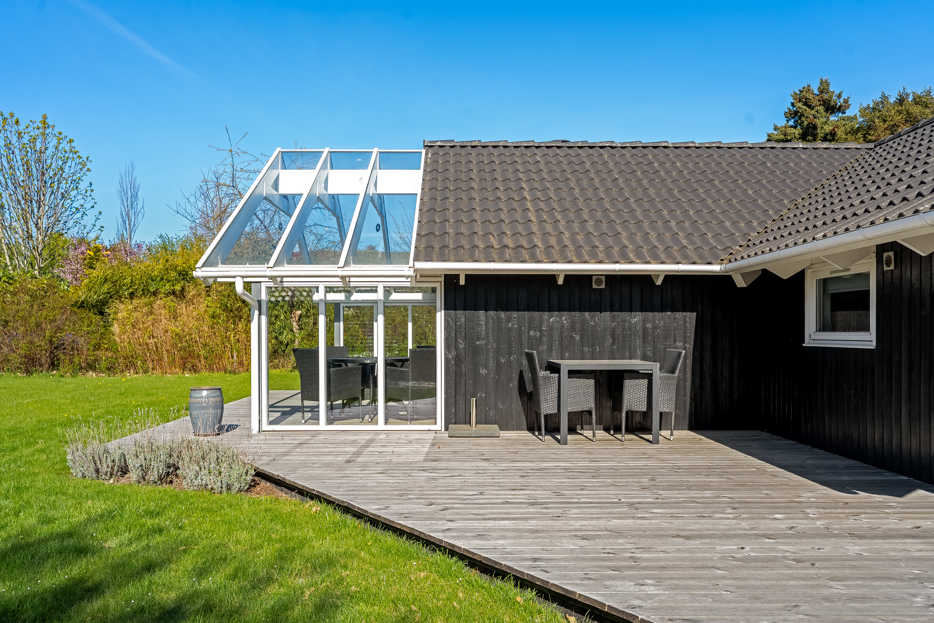 Fremhævet terrasse billede i fuldskærmstilstand. Billede af Åstræde 3, Hummingen, 4983 Dannemare
