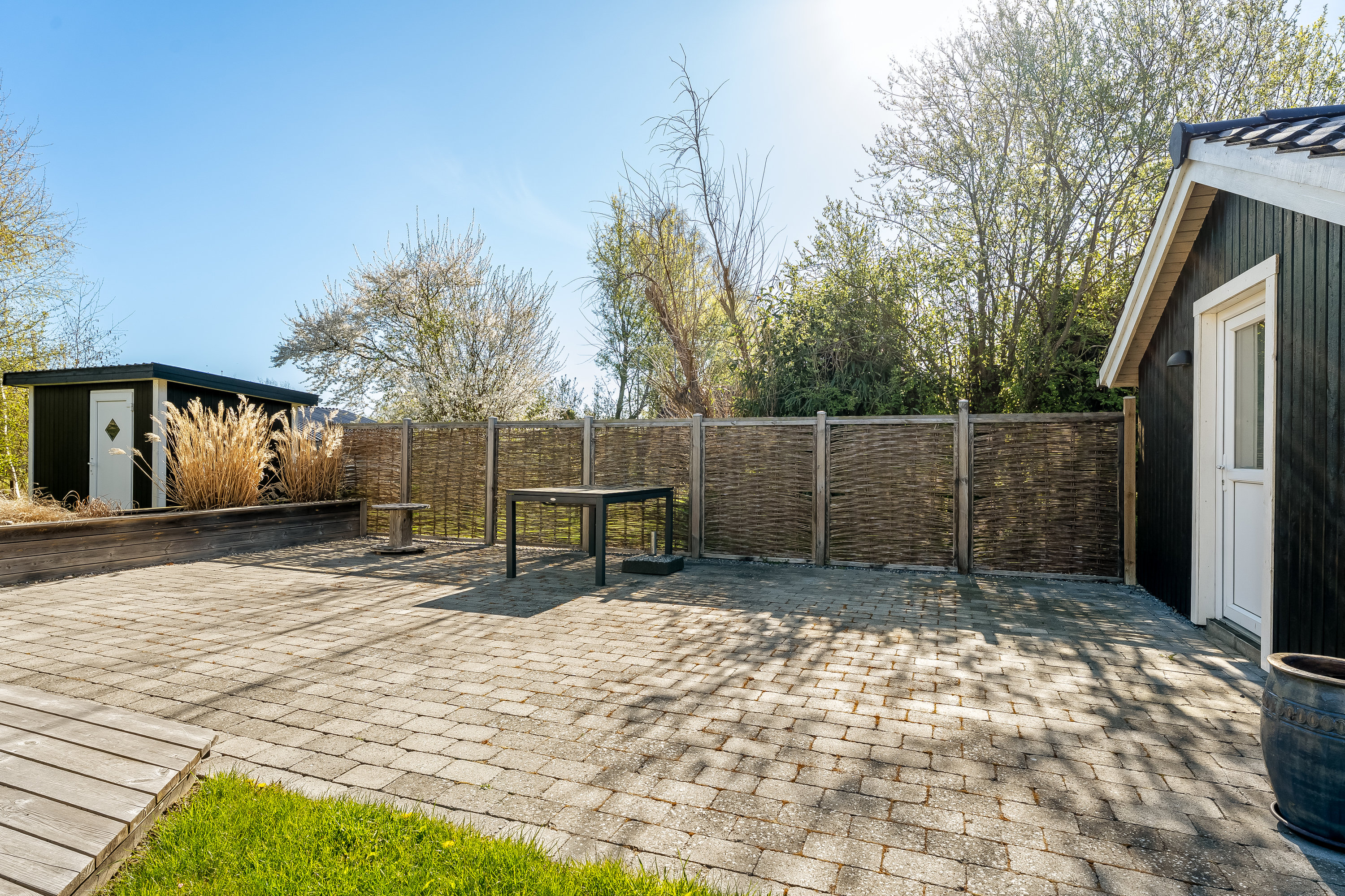 Fremhævet terrasse billede i fuldskærmstilstand. Billede af Åstræde 3, Hummingen, 4983 Dannemare