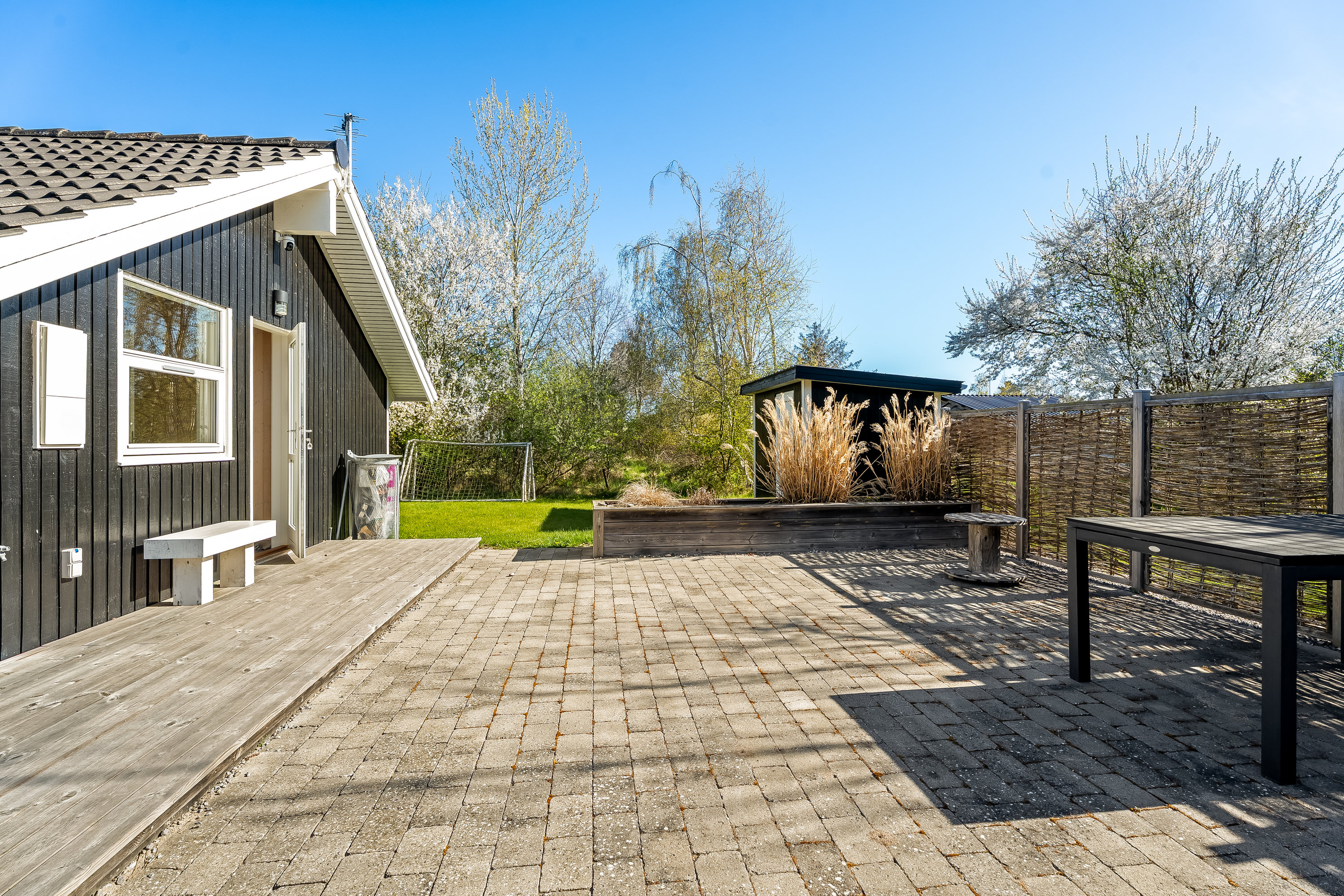 Fremhævet terrasse billede i fuldskærmstilstand. Billede af Åstræde 3, Hummingen, 4983 Dannemare