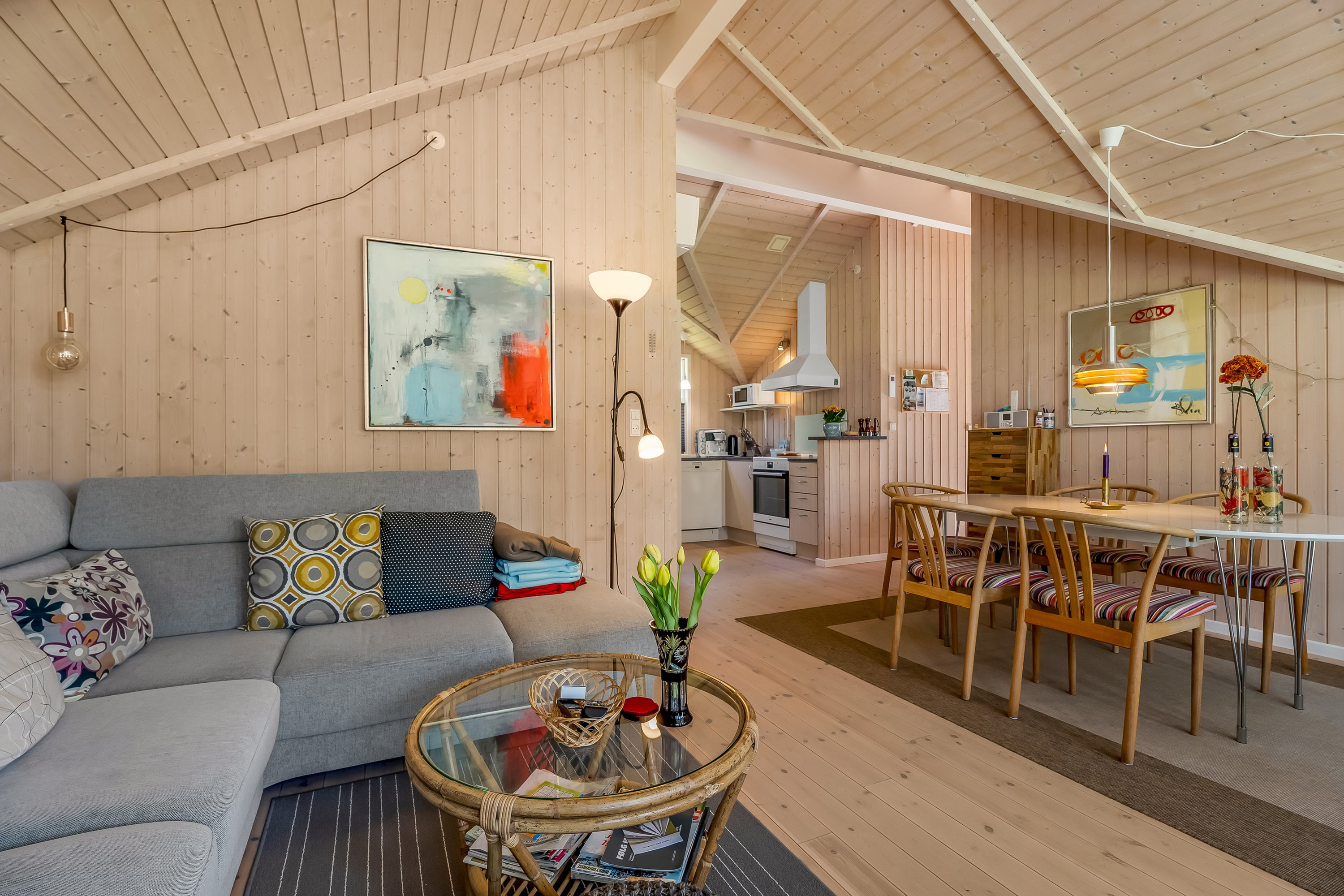 Fremhævet stue billede i fuldskærmstilstand. Billede af Åstræde 3, Hummingen, 4983 Dannemare