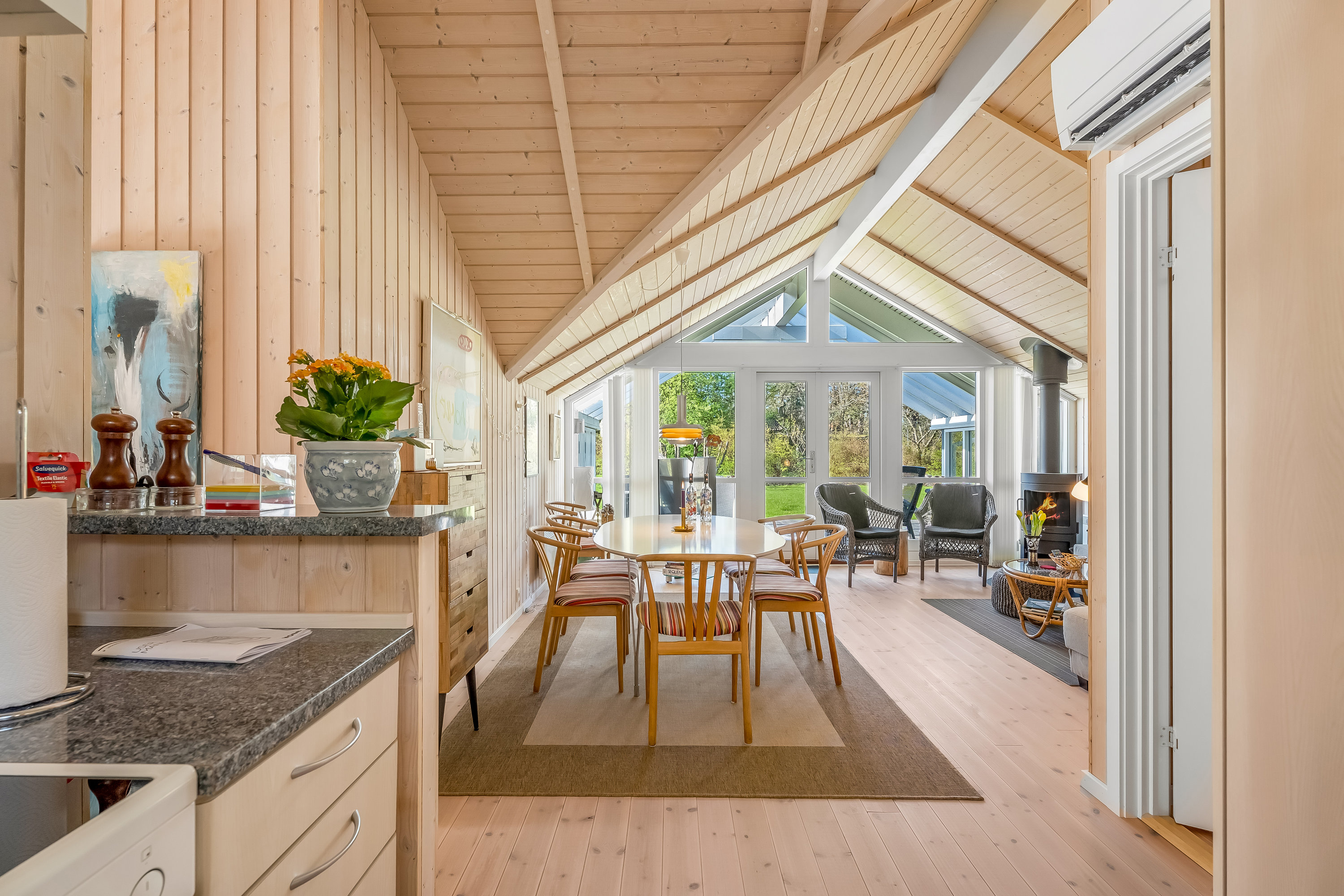 Fremhævet stue billede i fuldskærmstilstand. Billede af Åstræde 3, Hummingen, 4983 Dannemare