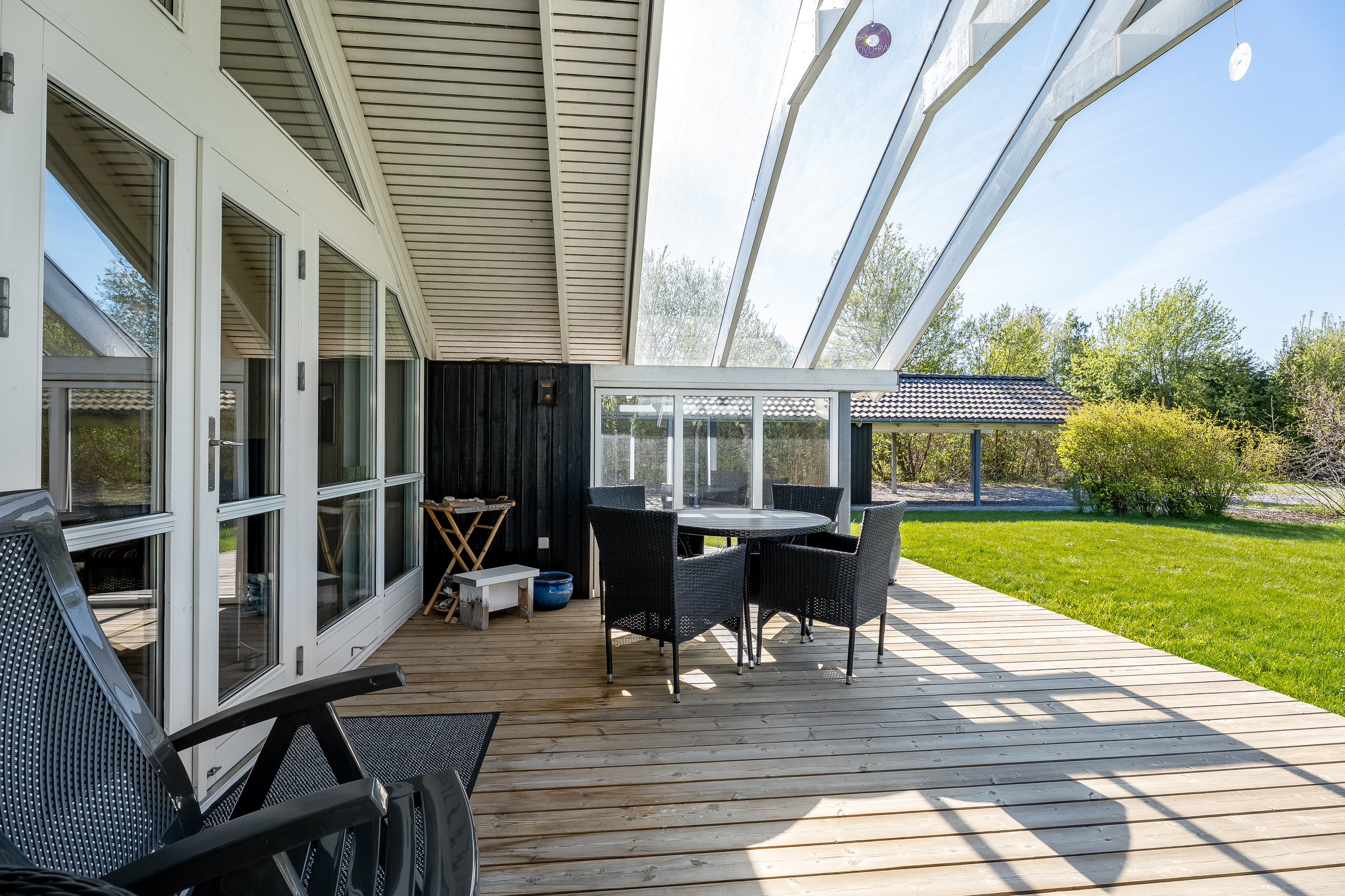 Fremhævet overdækket terrasse billede i fuldskærmstilstand. Billede af Åstræde 3, Hummingen, 4983 Dannemare