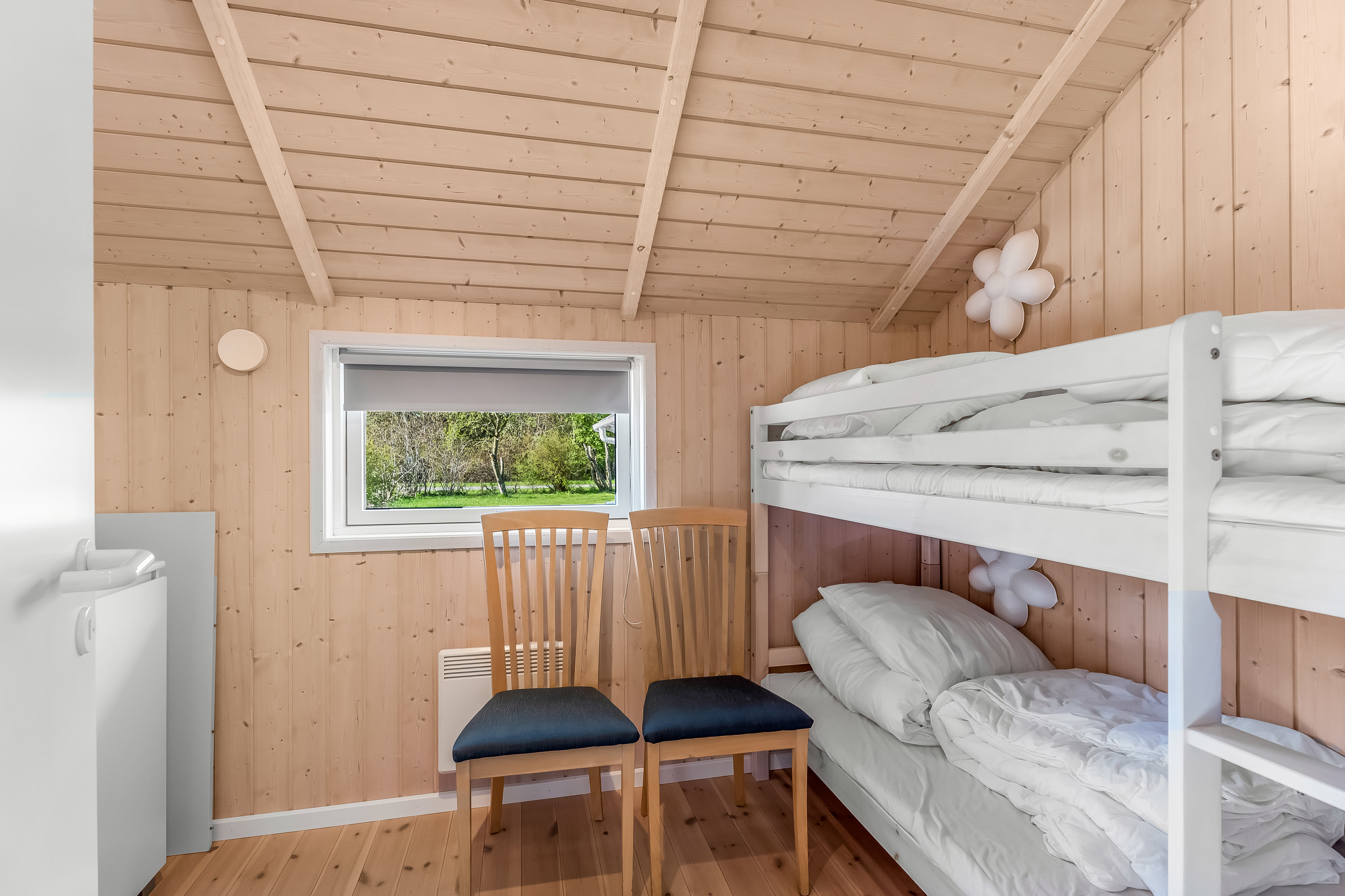 Fremhævet soveværelse billede i fuldskærmstilstand. Billede af Åstræde 3, Hummingen, 4983 Dannemare