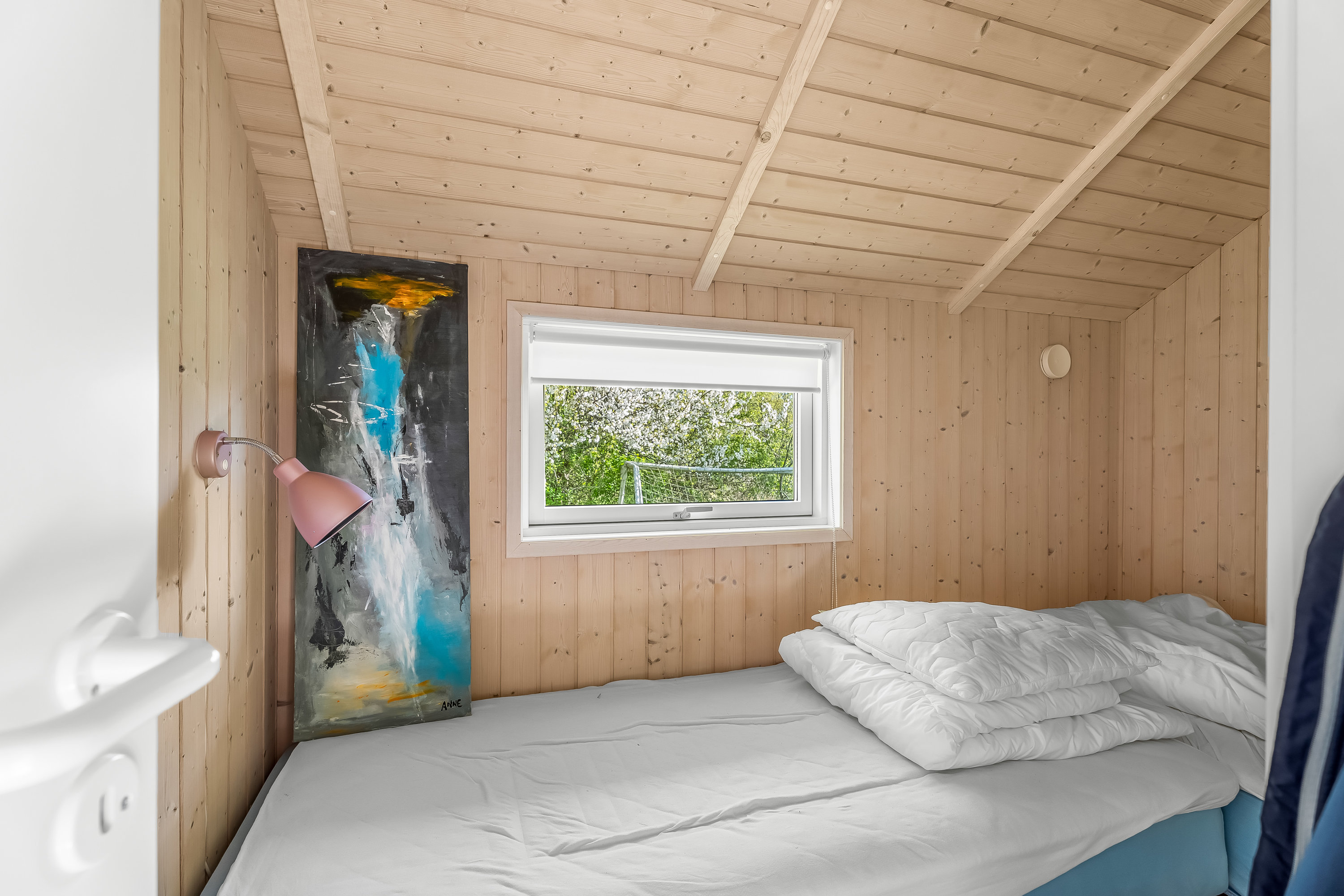 Fremhævet soveværelse billede i fuldskærmstilstand. Billede af Åstræde 3, Hummingen, 4983 Dannemare