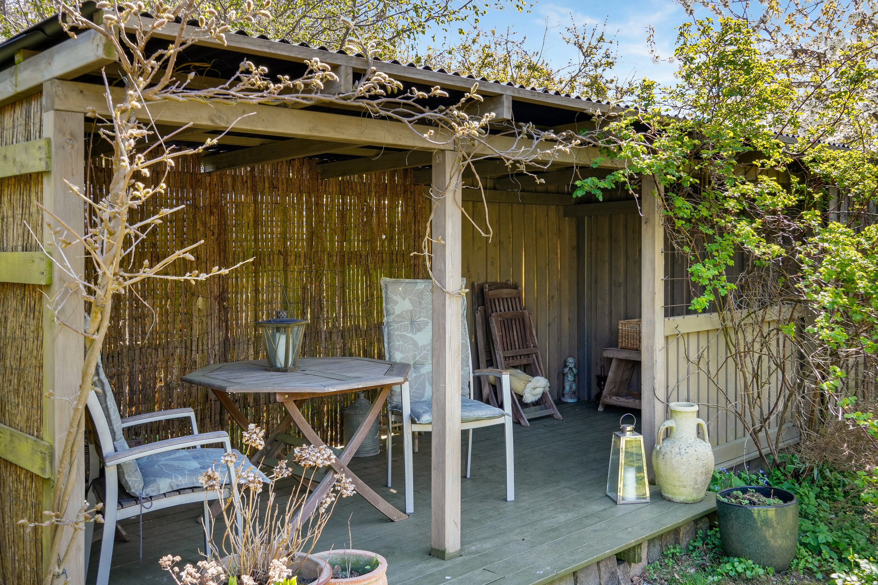 Fremhævet overdækket terrasse billede i fuldskærmstilstand. Billede af Tårnholmsvej 8, 2700 Brønshøj