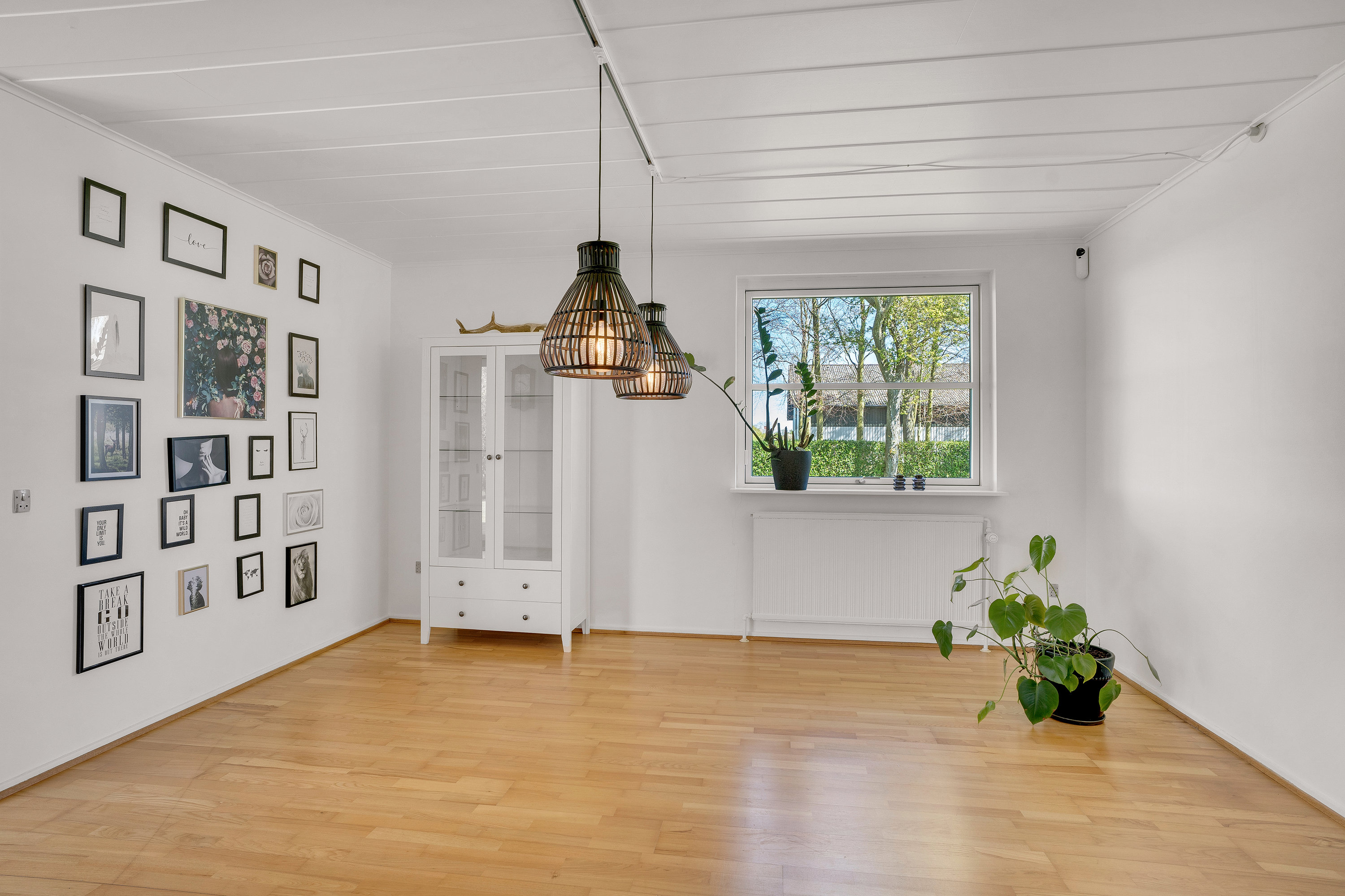 Fremhævet stue billede i fuldskærmstilstand. Billede af Oddevej 111, Købelev, 4900 Nakskov