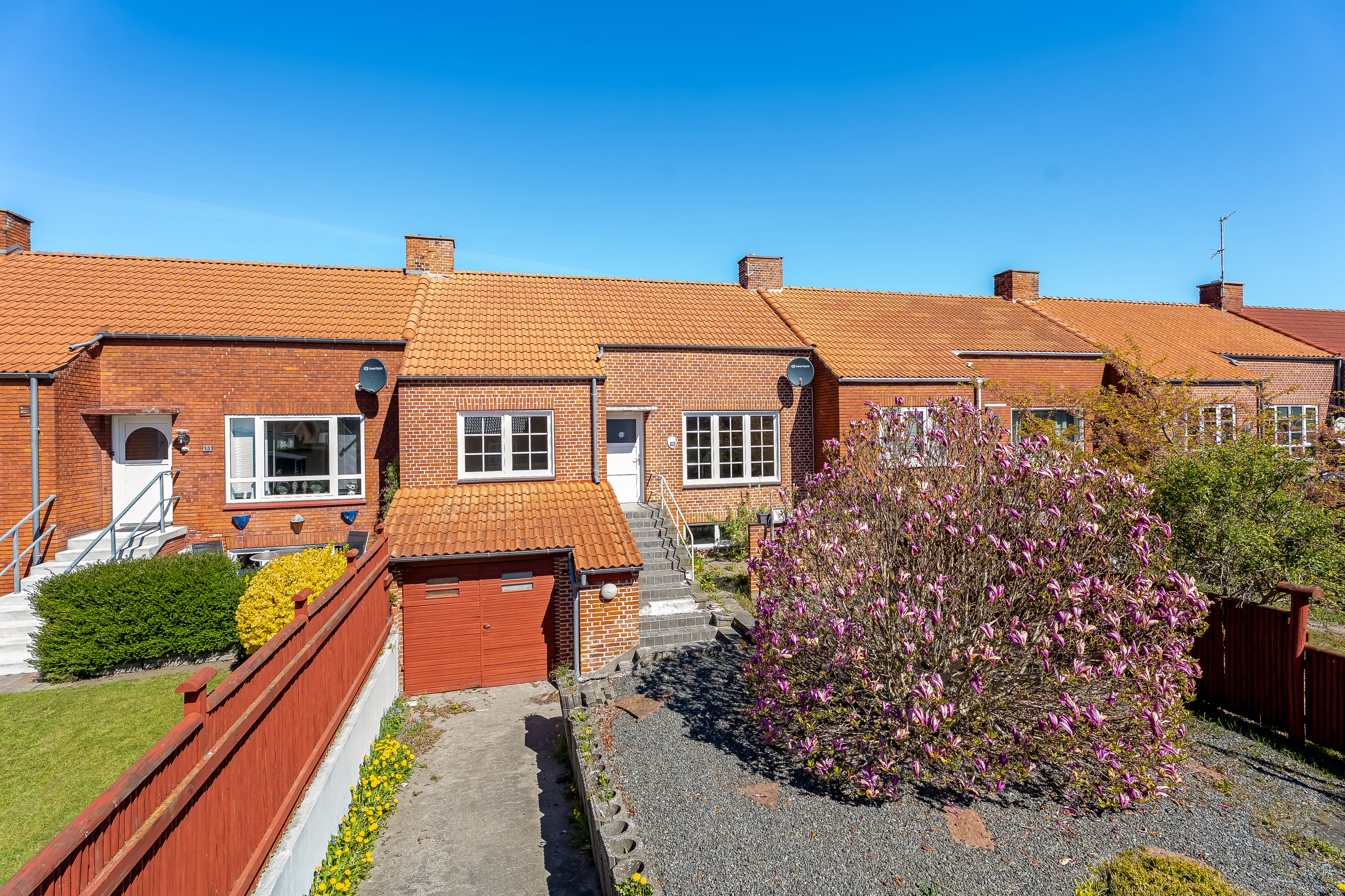 Rækkehus: Facade på Rolfsvej 15, 4900 Nakskov