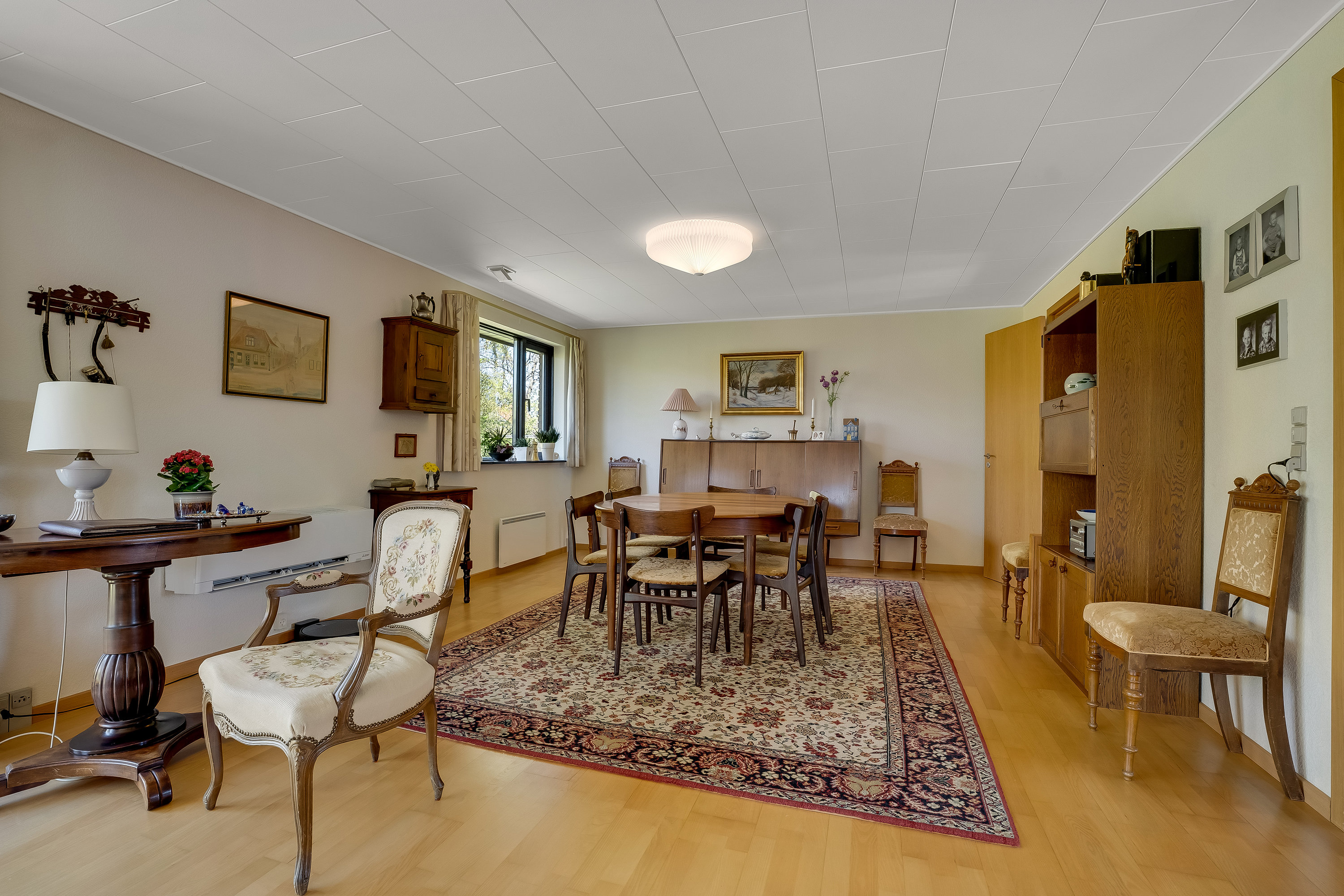 Fremhævet stue billede i fuldskærmstilstand. Billede af Rosnæsvej 39, 4900 Nakskov